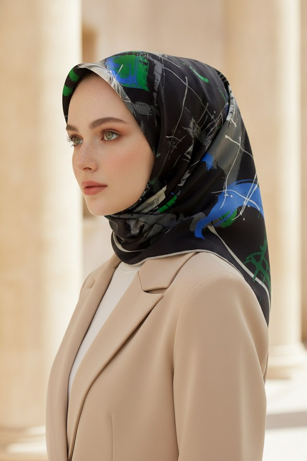 % 57 İPEK % 43 VİSKON Twill İpek Geometrik Desenli Saks - Zümrüt Yeşili Renkli 90x90 Eşarp Dikim Şekli : El Dikişi