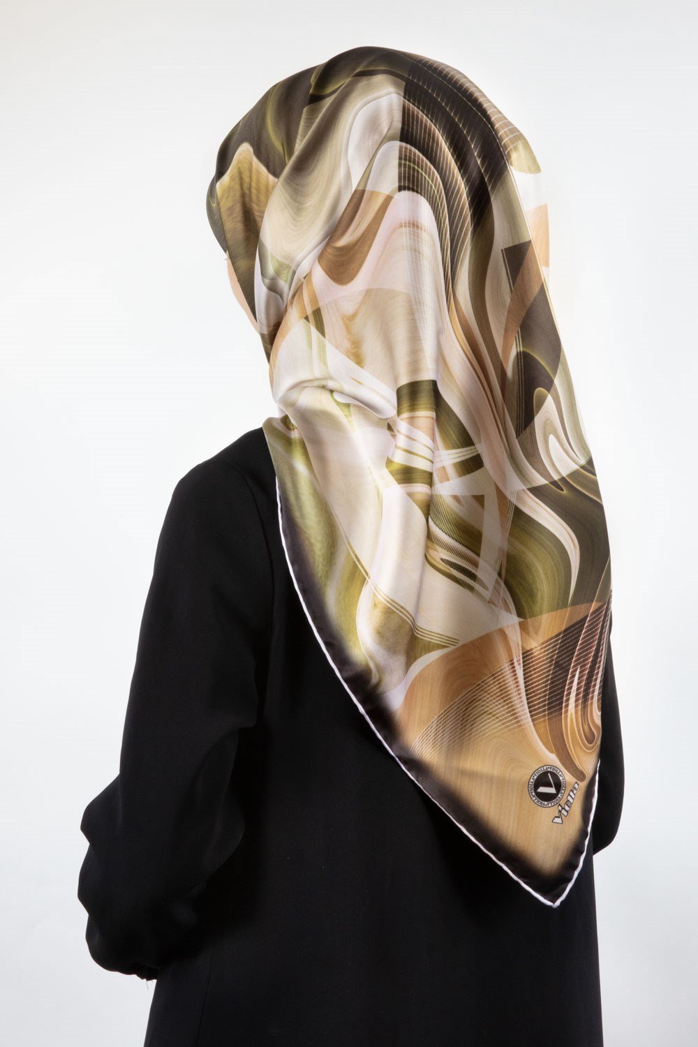 Twill Soyut Dalga Desenli Haki Renkli 90x90 Eşarp (İpek İçermez) Dikim Şekli : El Dikişi