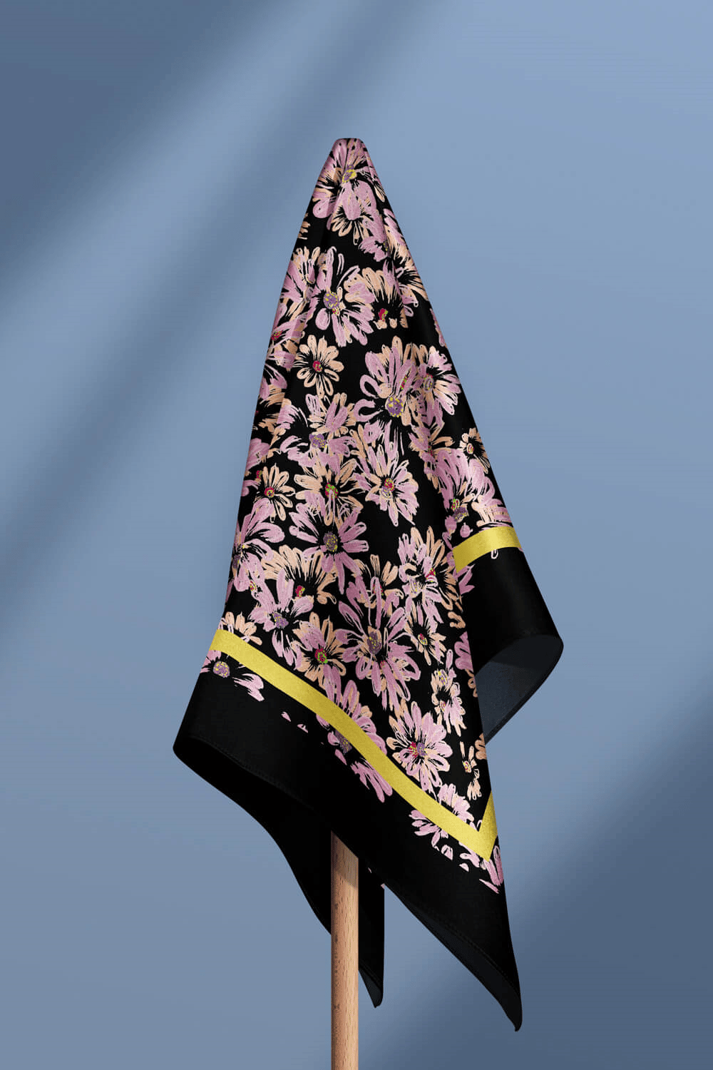 D12 Kadın Pembe Çiçek Desenli 50x50 Bandana