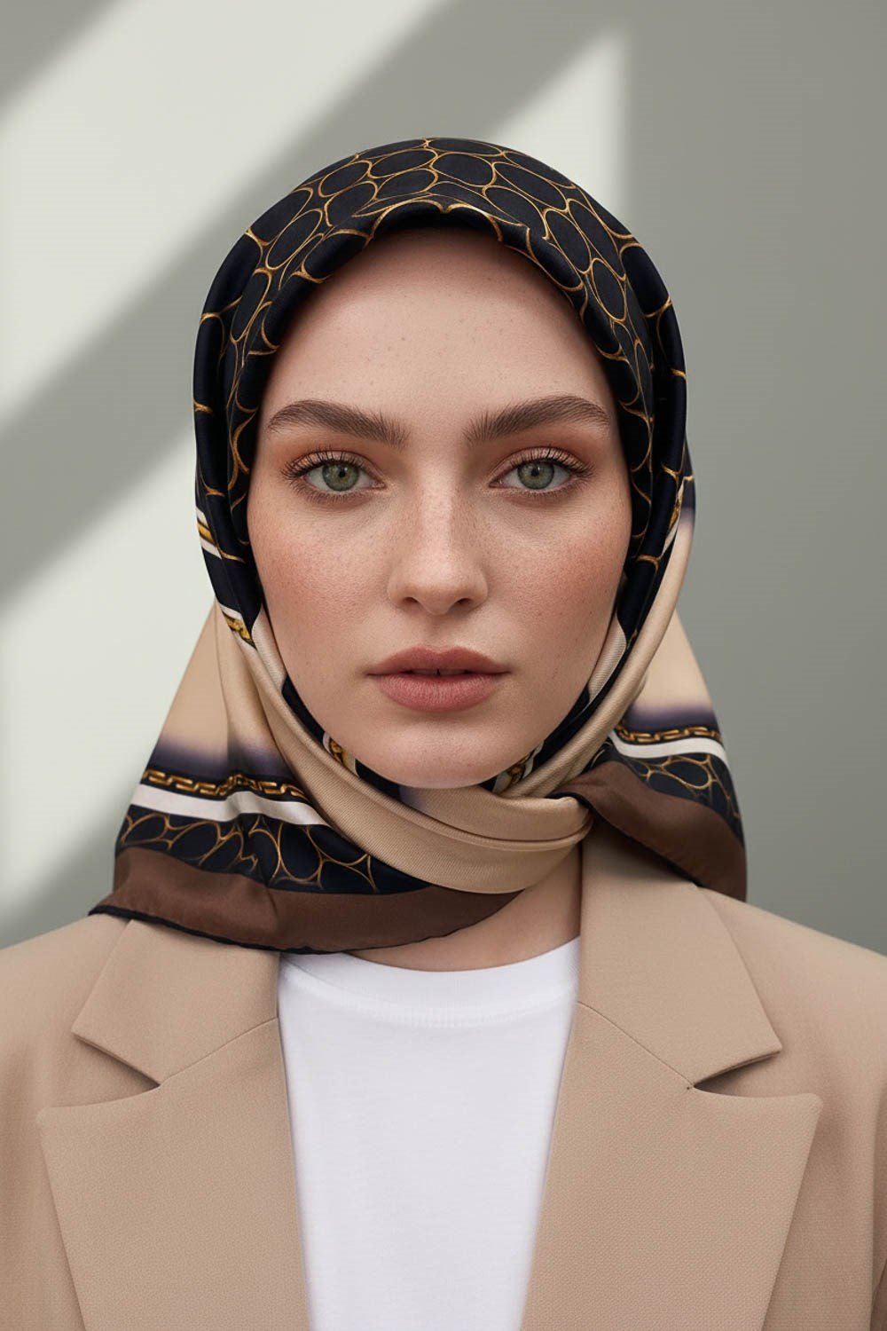 %100 Twill İpek Gold Halka Desenli Bej - Kahverengi Renkli 90x90 Eşarp Dikim Şekli : El Dikişi