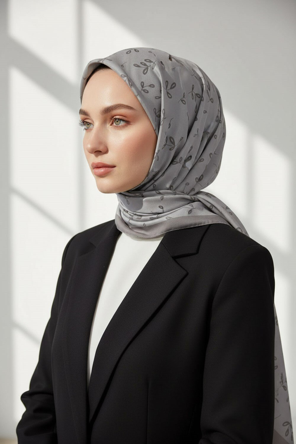 KREP YAPRAK DESENLİ GÜMÜŞ RENKLİ 75X195 KIRIŞMAZ ŞAL