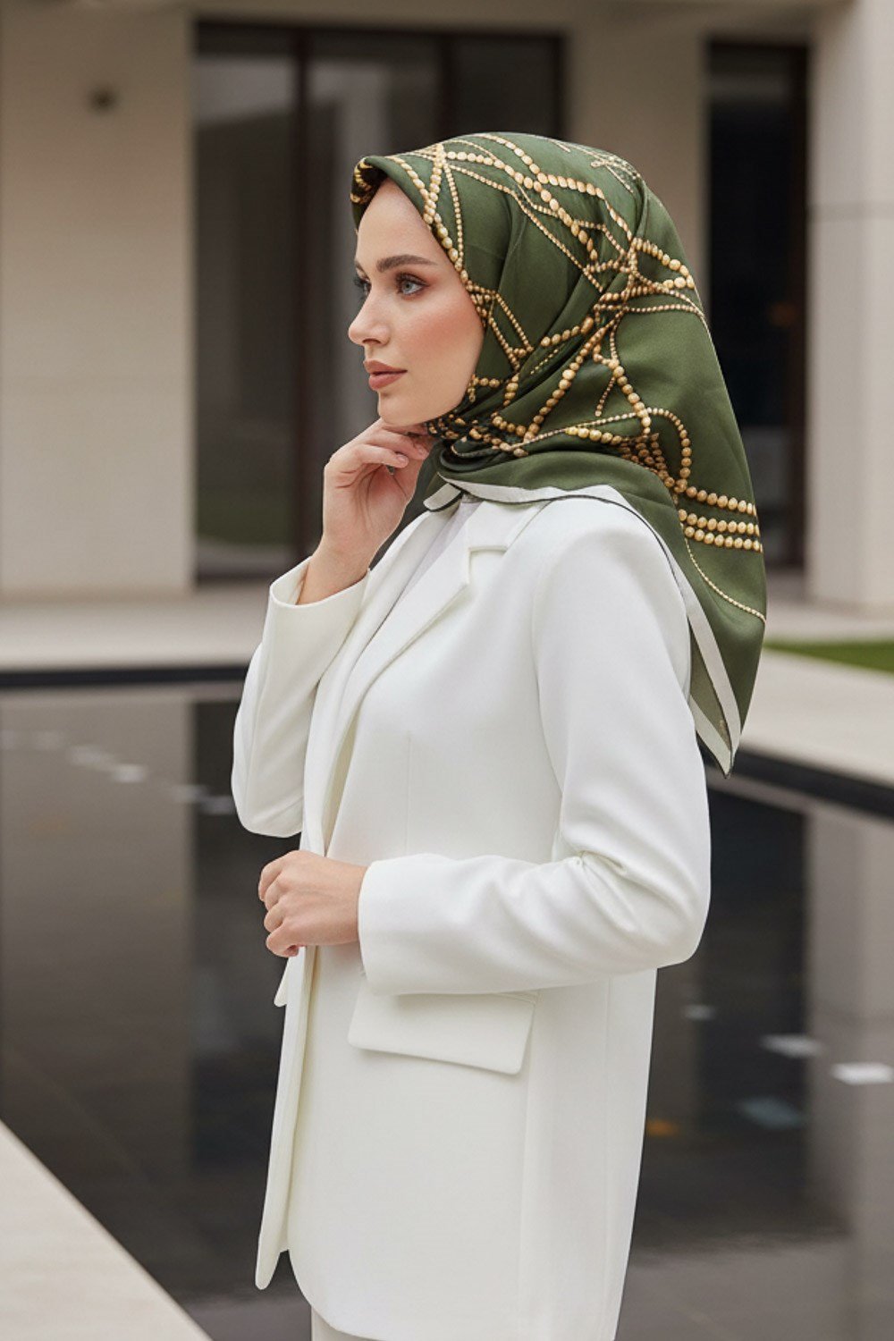 %100 Twill İpek İnci Desenli Haki Renkli 90x90 Eşarp Kenar Dikiş Şekli : El Dikişli