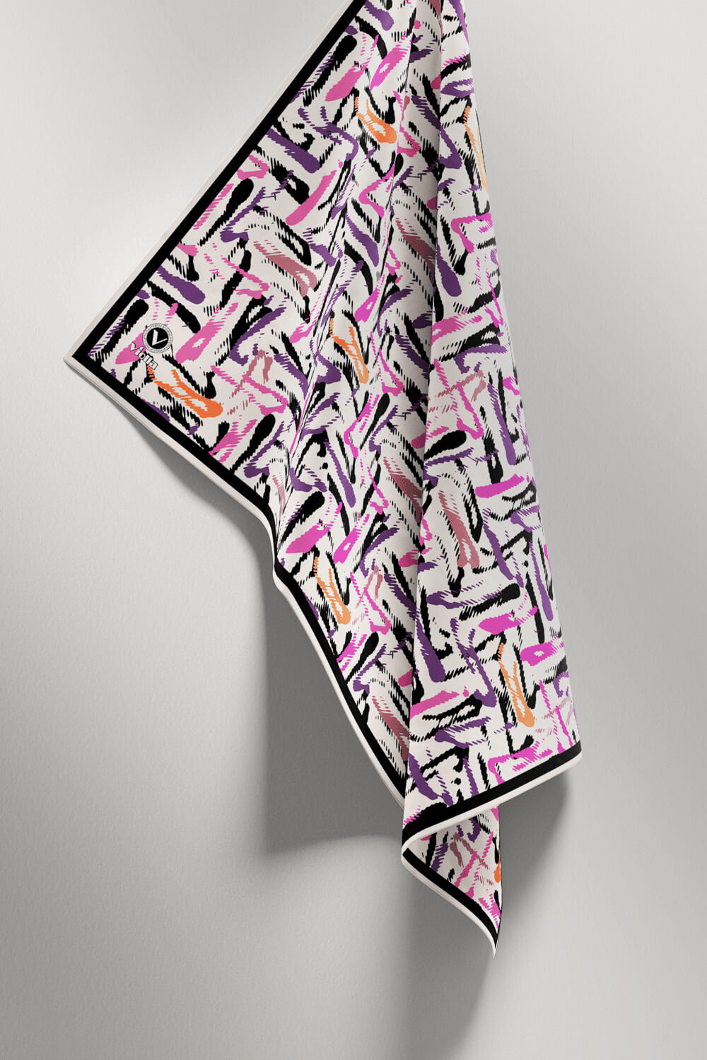 Twill Geometrik Desenli Beyaz - Mor Renkli 90x90 Eşarp (İpek İçermez) Dikim Şekli : El Dikişi