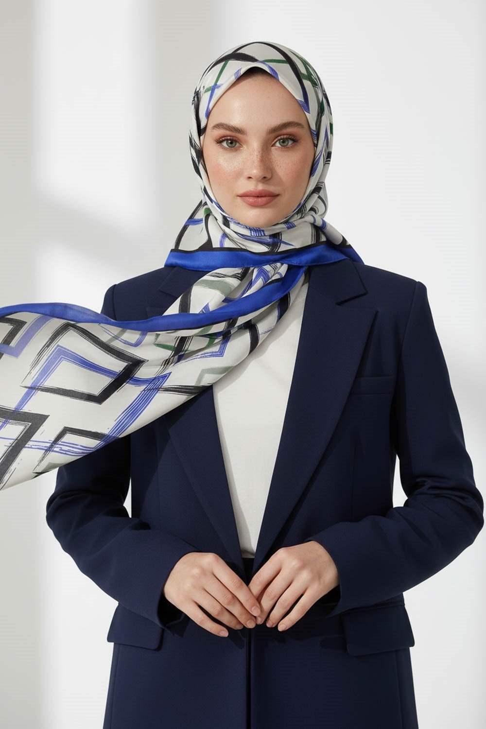 KREP GEOMETRİK DESENLİ SAKS RENKLİ 75X195 KIRIŞMAZ ŞAL