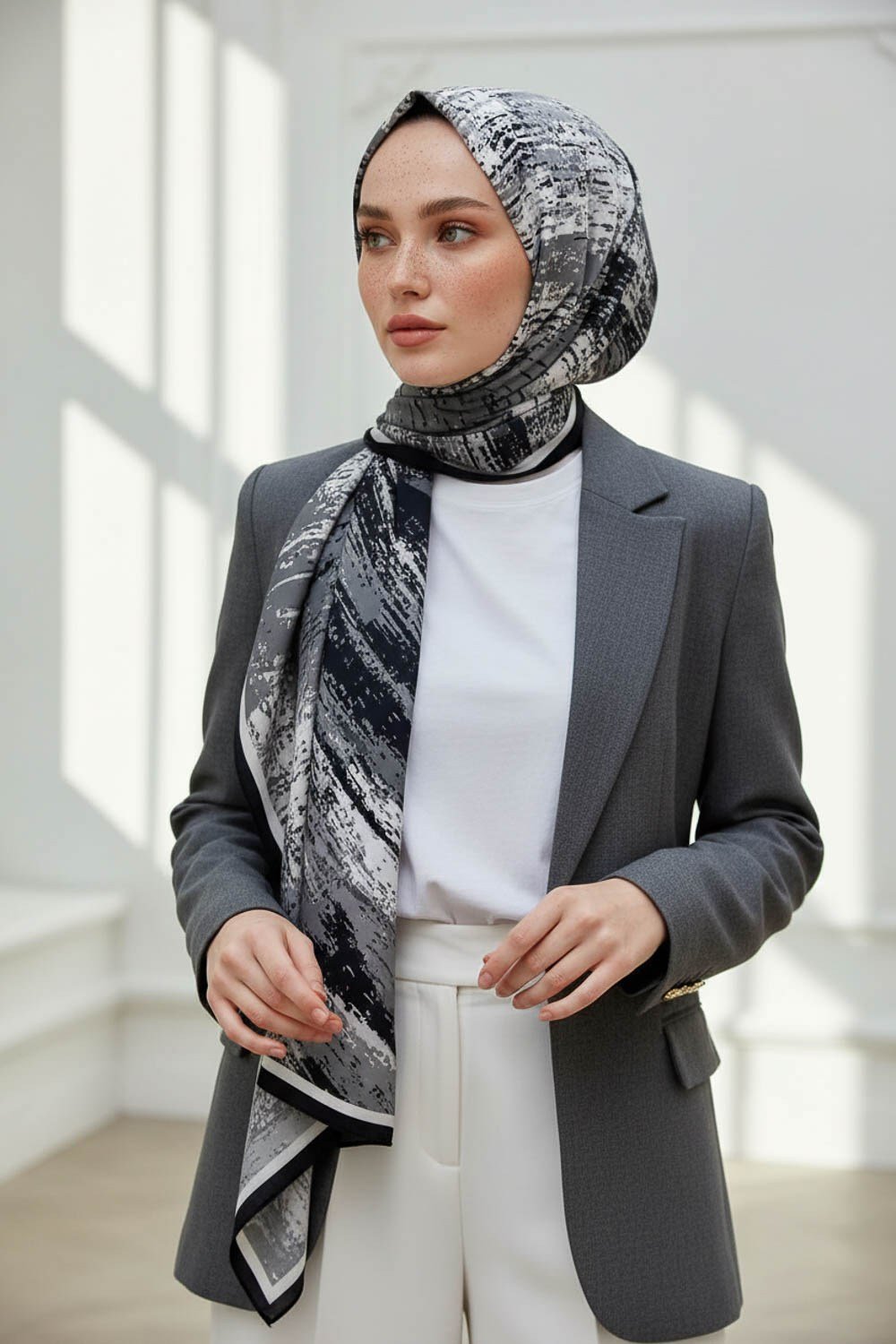 KREP FIRÇA DESENLİ SİYAH RENKLİ 75X195 KIRIŞMAZ ŞAL