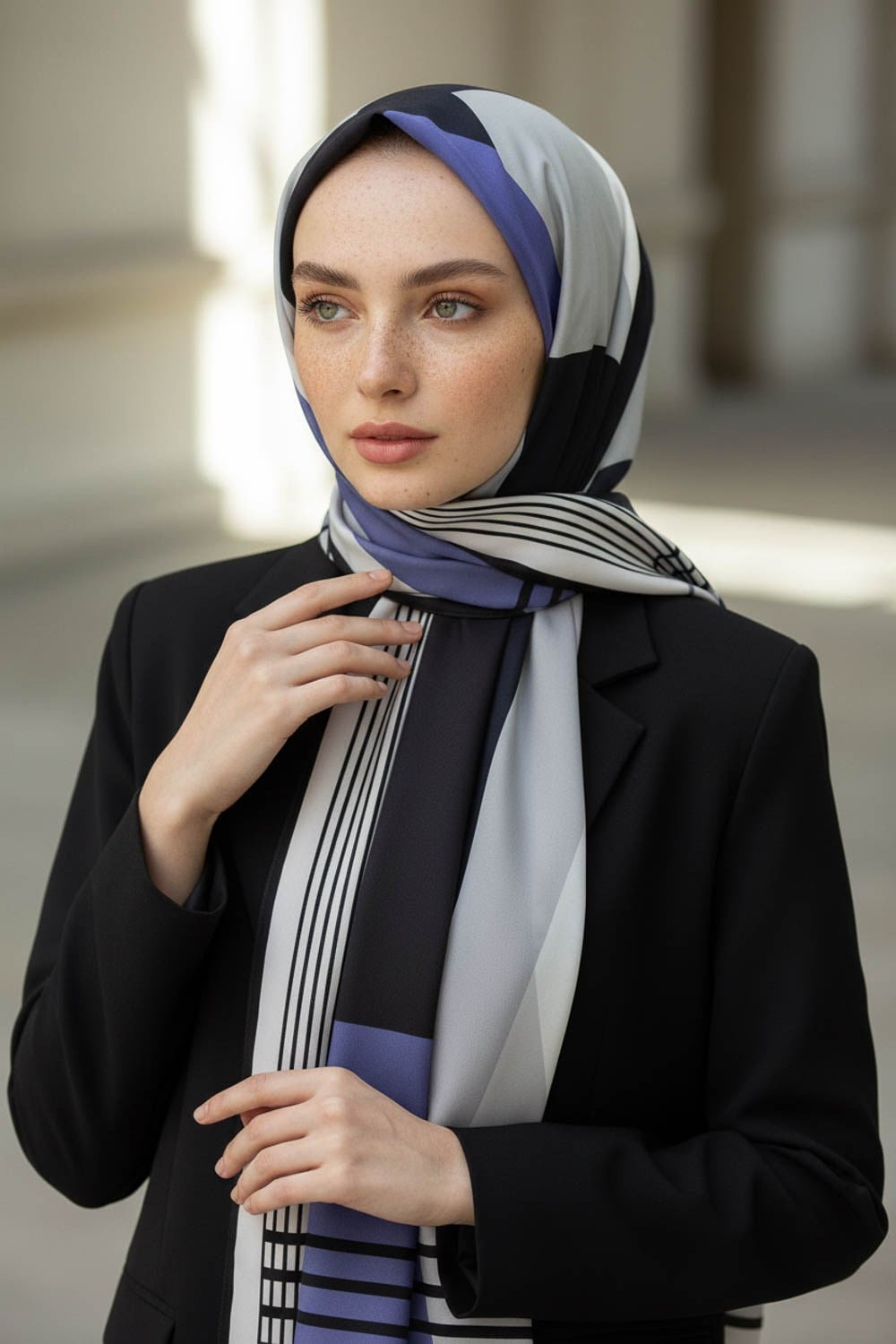 KREP GEOMETRİK DESENLİ İNDİGO RENKLİ 75X195 KIRIŞMAZ ŞAL