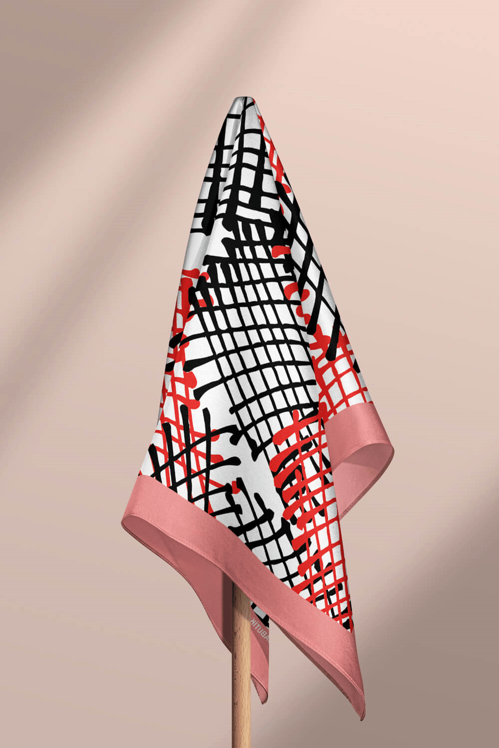 Y58 Kadın Kare Desenli Bandana 50x50 Siyah Kırmızı DG0129-22