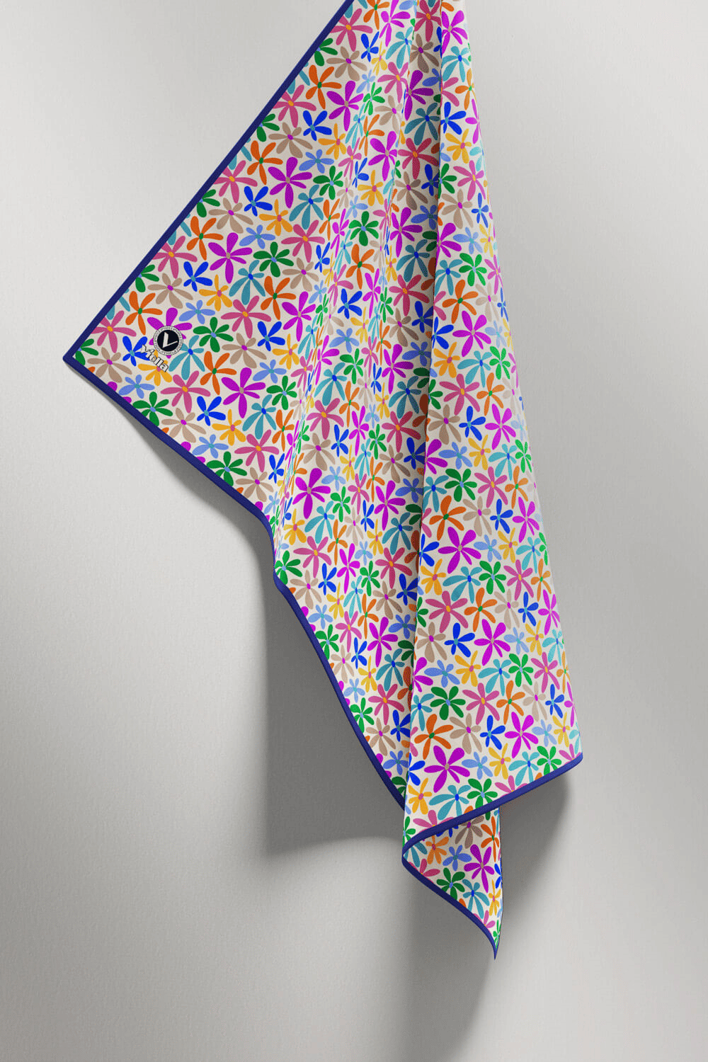 Twill Renkli Çiçek Desenli Lacivert Renkli 90x90 Eşarp (İpek İçermez) Kenar Dikiş Şekli El Dikişli