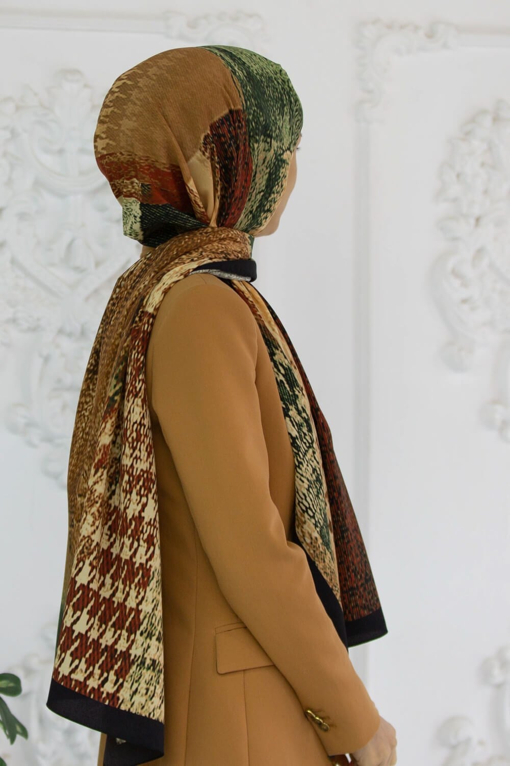 KREP KAZAYAĞI DESENLİ SİYAH RENKLİ 75X195 KIRIŞMAZ ŞAL
