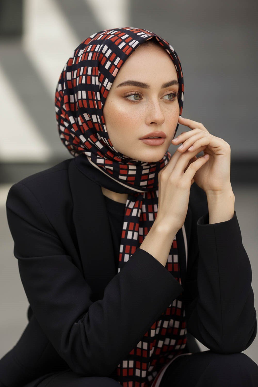 KREP KARE DESENLİ KIRMIZI RENKLİ 75X195 KIRIŞMAZ ŞAL