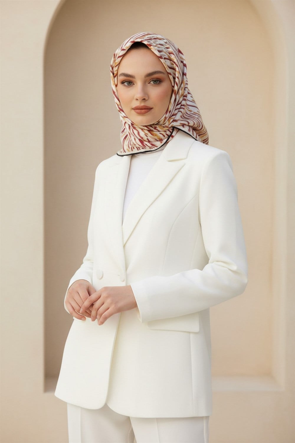 %100 Twill İpek Çizgi Desenli Krem - Bordo Renkli 90x90 Eşarp Dikim Şekli : El Dikişi