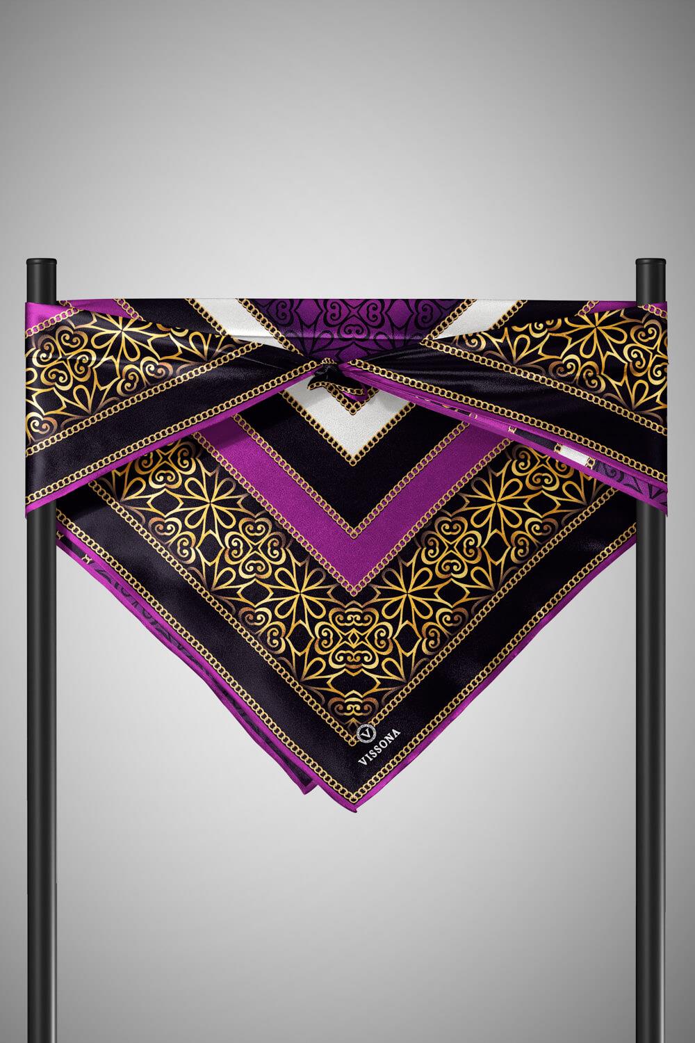 %100 Twill İpek Zincirli Ve Etnik Desenli Mürdüm - Siyah Renkli 90x90 Eşarp Dikim Şekli : El Dikişi