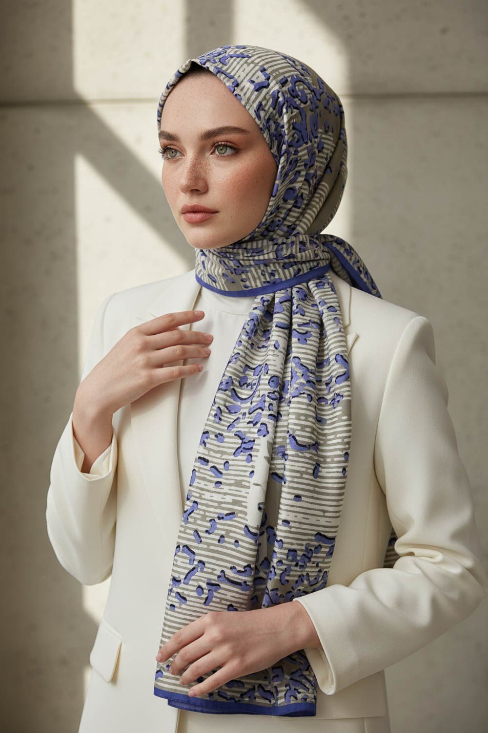 KREP ESKİTME DESENLİ İNDİGO RENKLİ 75X195 KIRIŞMAZ ŞAL