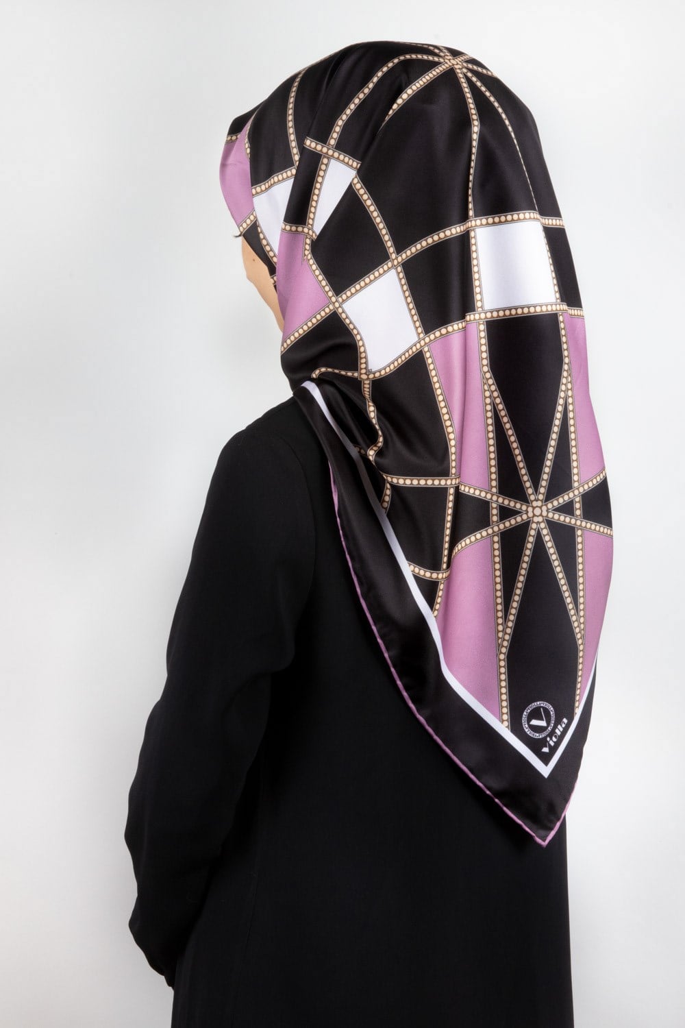 Twill Gold Detaylı Geometrik Çiçekli Desenli Lila Renkli 90x90 Eşarp (İpek İçermez) Kenar Dikiş Şekli El Dikişli