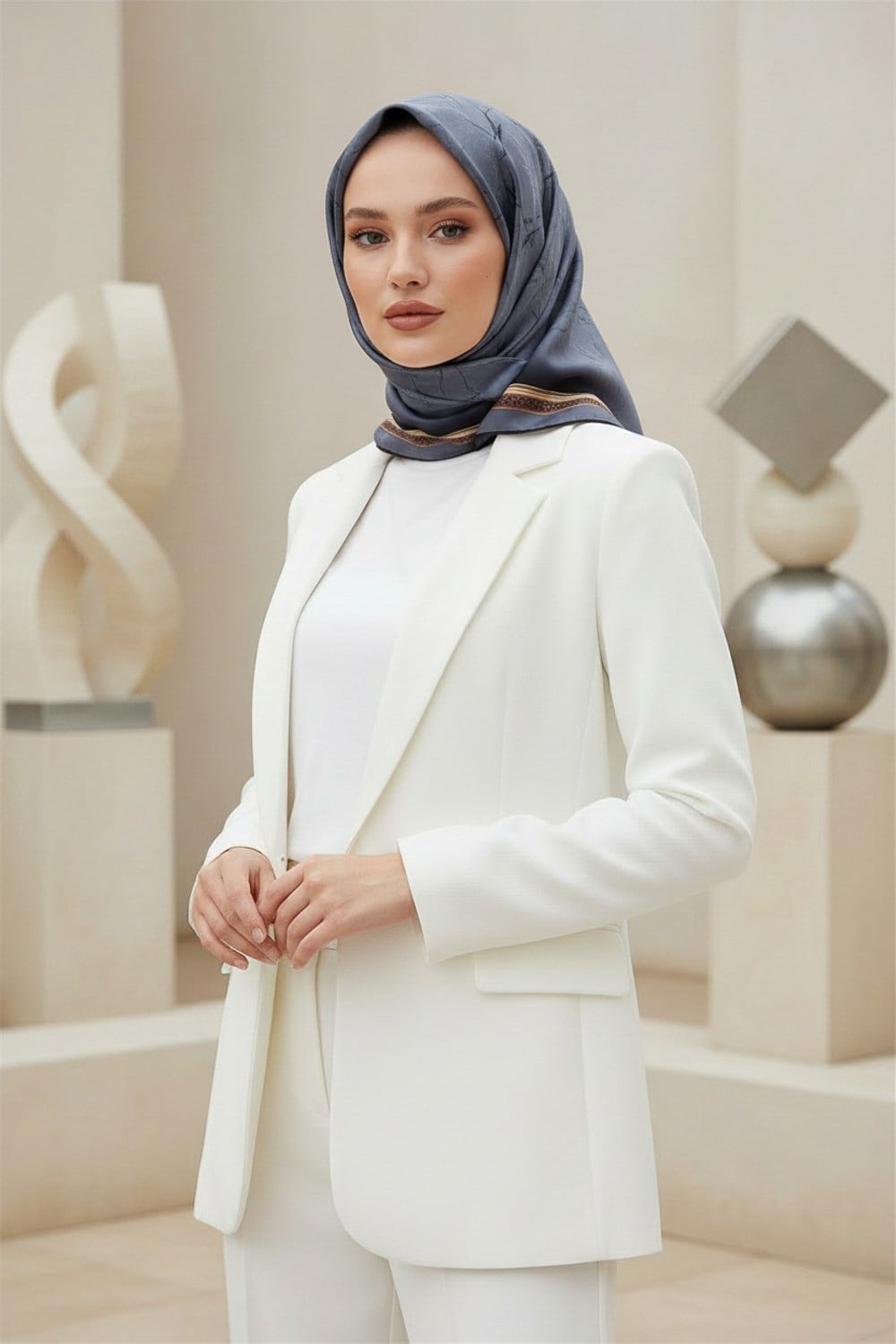 %100 Twill İpek Mermer Desenli Gri Renkli 90x90 Eşarp Dikim Şekli : El Dikişi