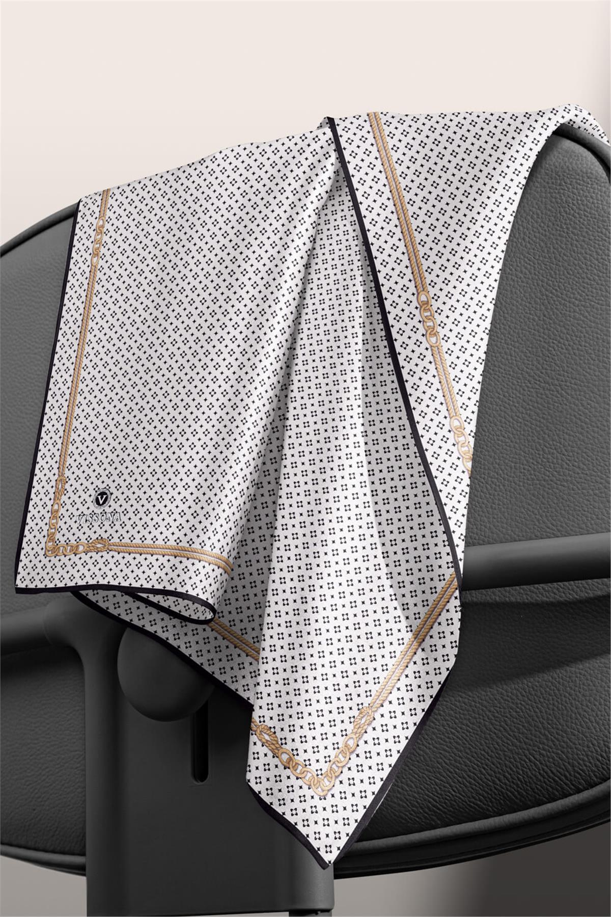 %100 Twill İpek Zincir Desenli Krem - Siyah Renkli 90x90 Eşarp Dikim Şekli : El Dikişi