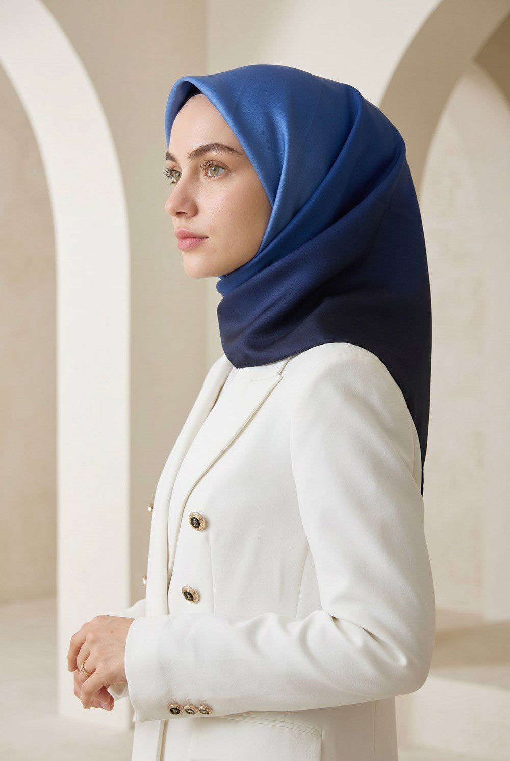 %100 Twill İpek Degrade Desenli Lacivert - Buz Mavisi Renkli 90x90 Eşarp Dikim Şekli : El Dikişi