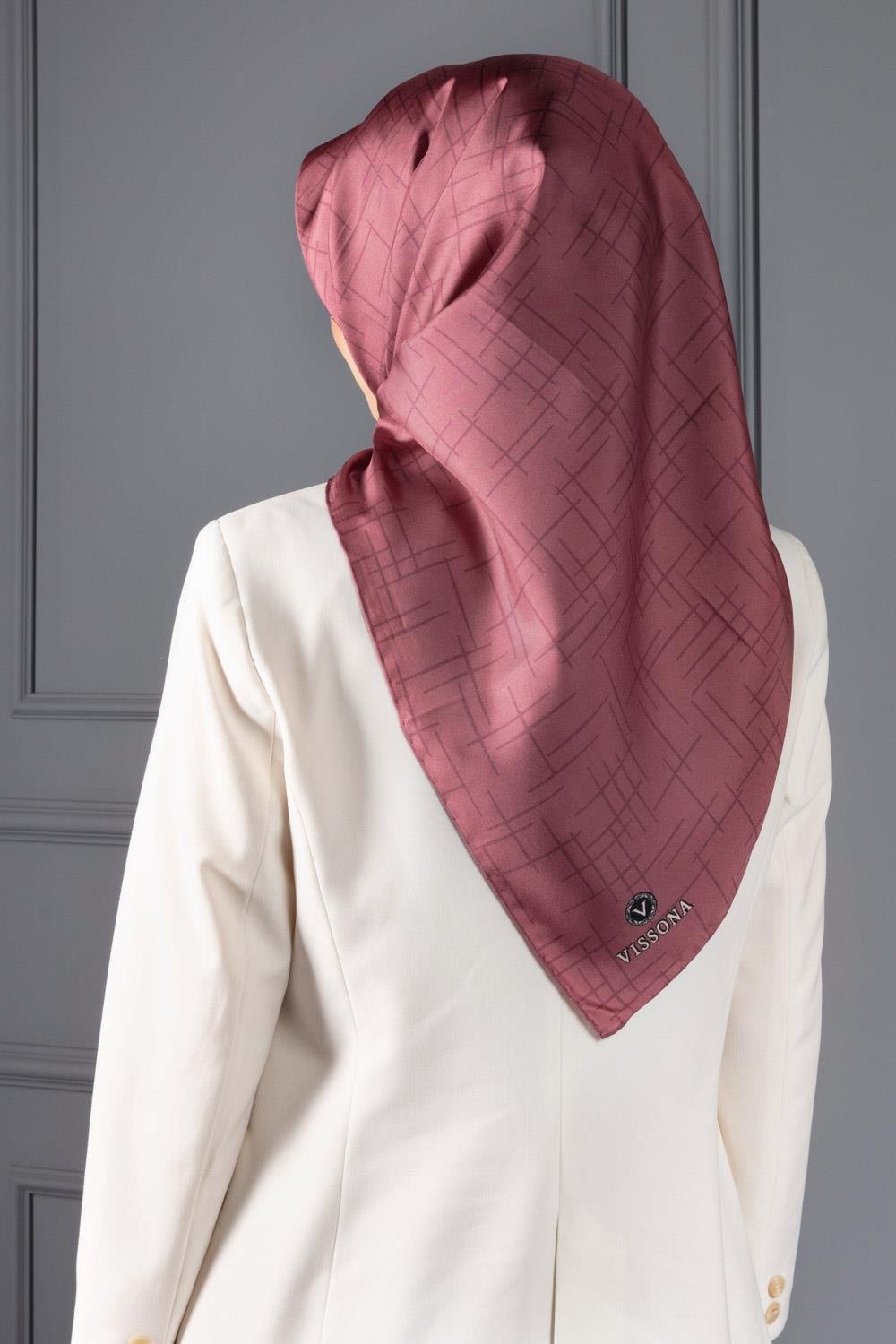 %100 Twill İpek Çizgi Desenli Gül Kurusu Renkli 90x90 Eşarp Dikim Şekli : El Dikişi