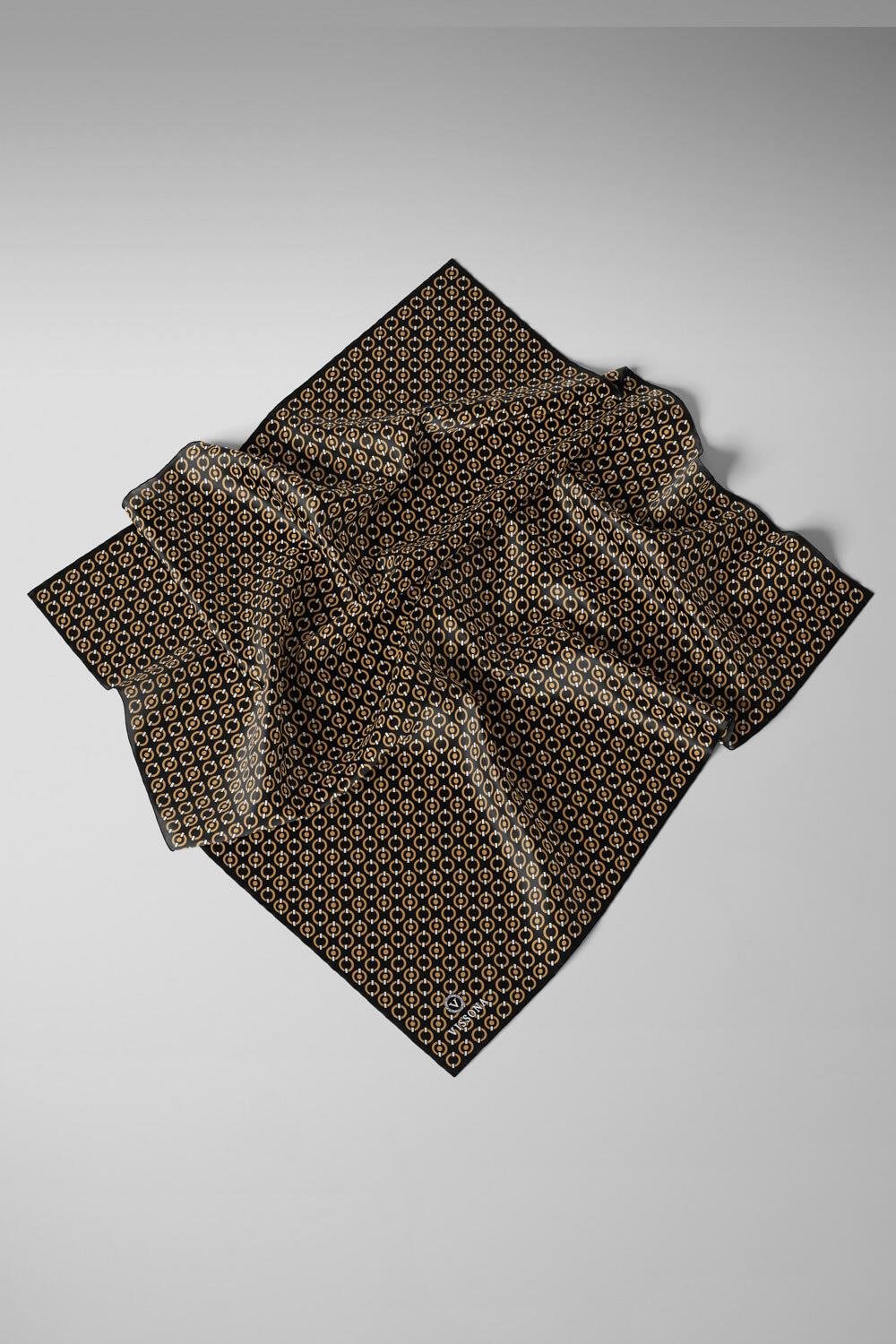 %100 Twill İpek Zincir Desenli Siyah - Gold Renkli 90x90 Eşarp Kenar Dikiş Şekli El Dikişli