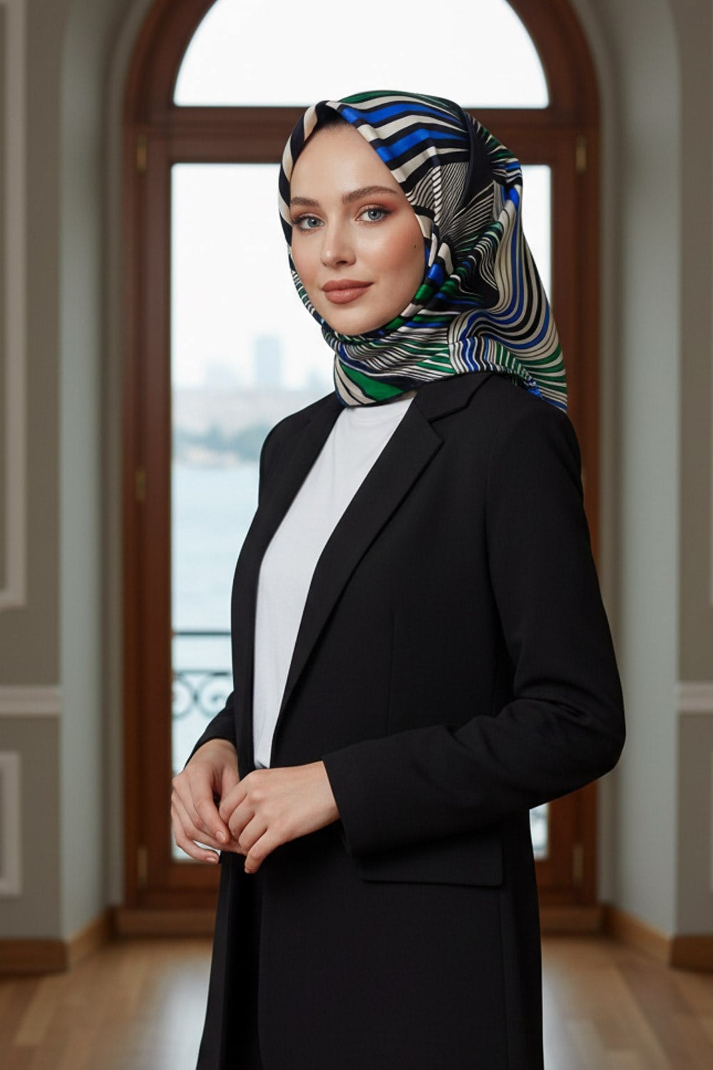 %100 Twill İpek Okyanus Dalgası Desenli Saks - Zümrüt Yeşili Renkli 90x90 Eşarp Kenar Dikiş Şekli El Dikişli