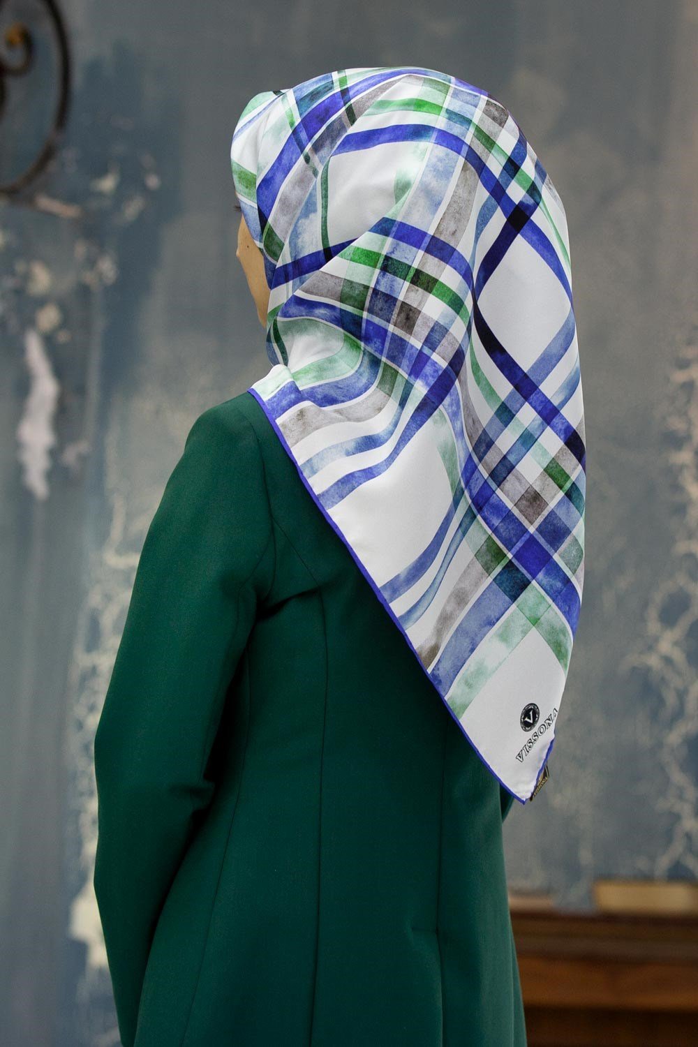 %100 Twill İpek Ekose Desenli Saks - Zümrüt Yeşili Renkli 90x90 Eşarp Kenar Dikiş Şekli El Dikişli