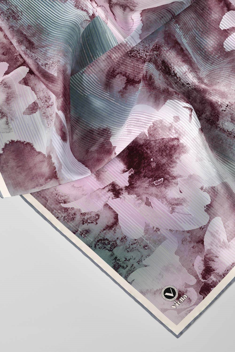 Twill Batik Desenli Buz Mavisi Renkli 90x90 Eşarp (İpek İçermez) Dikim Şekli : El Dikişi