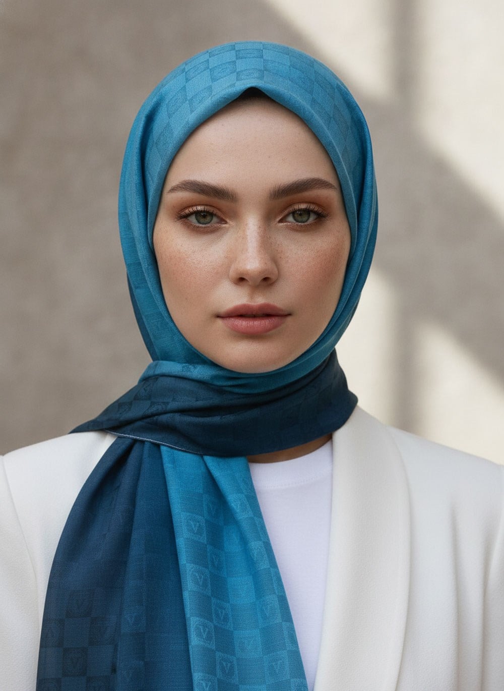 Vissona %57 İPEK %43 PAMUK Degrade Desenli Buz Mavisi Renkli Şal -  70x190 Dikiş Tipi İtalyan Dikişli