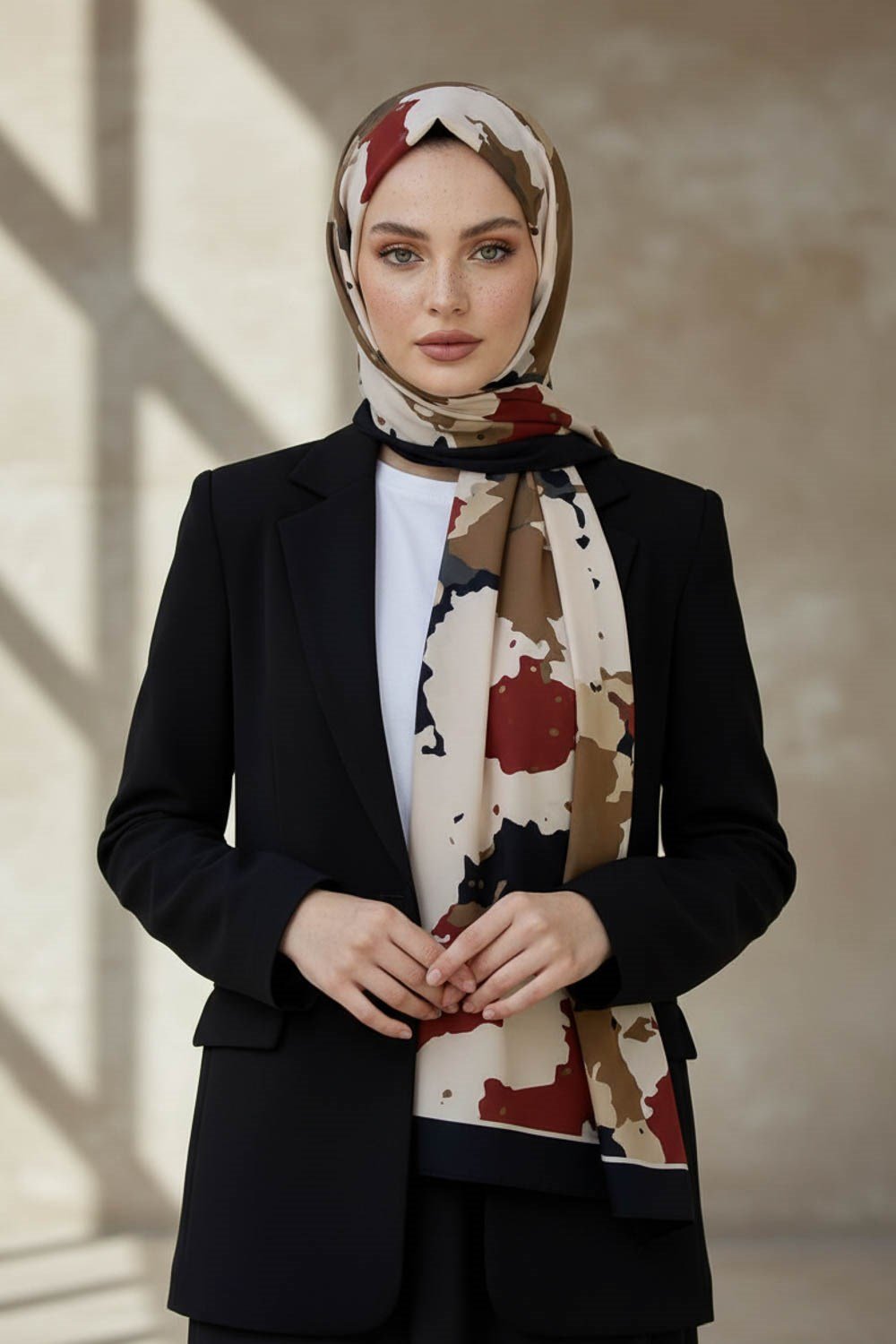 KREP BOYA EFEKTİ DESENLİ SİYAH RENKLİ 75X195 KIRIŞMAZ ŞAL