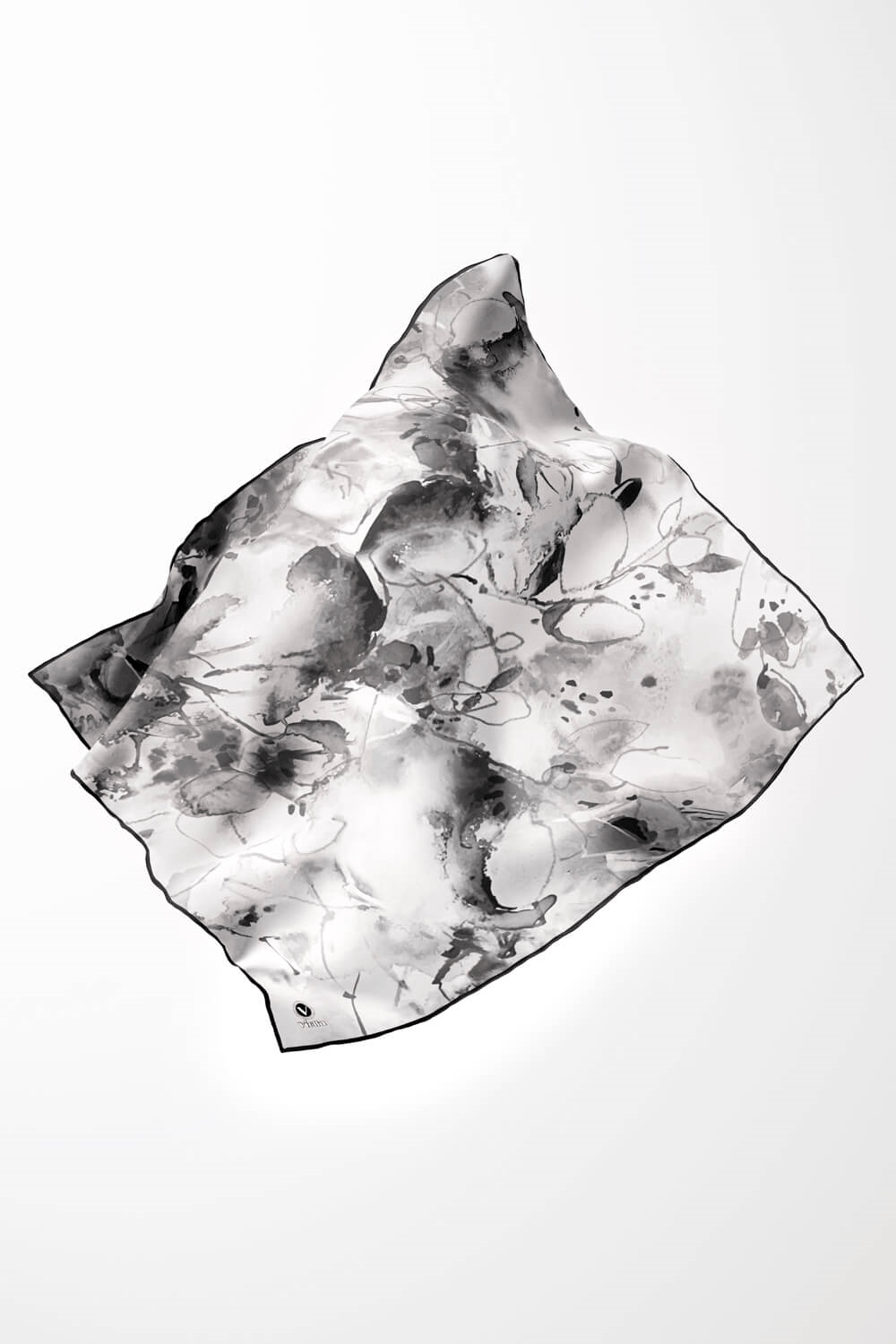 Twill Batik Çiçek Desenli Gri Renkli 90x90 Eşarp (İpek İçermez) Kenar Dikiş Şekli El Dikişli