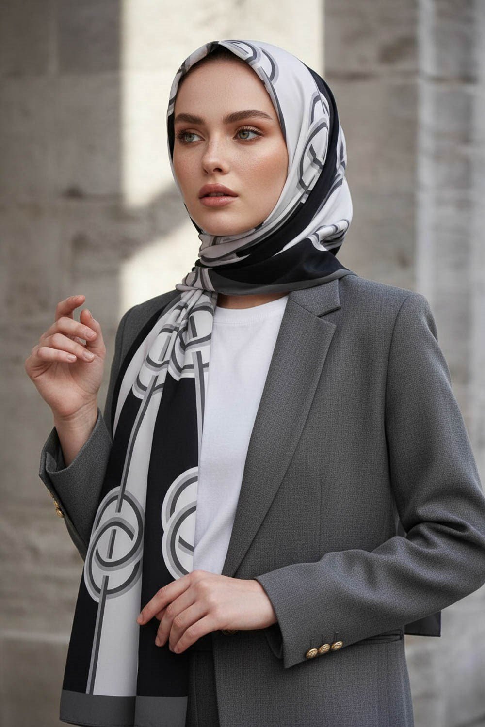 KREP ÇİZGİLİ DESENLİ GRİ RENKLİ 75X195 KIRIŞMAZ ŞAL
