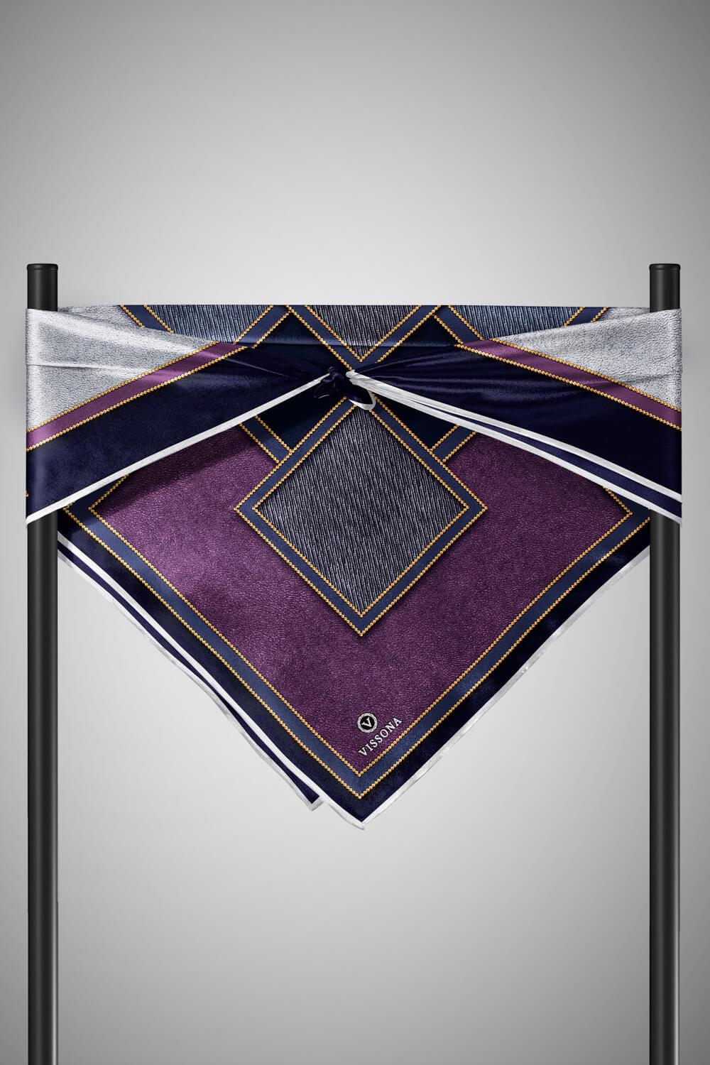 100% Twill İpek Gold Detaylı Kare Desenli Lacivert - Mürdüm Renkli 90x90 Dikim Şekli : El Dikişi