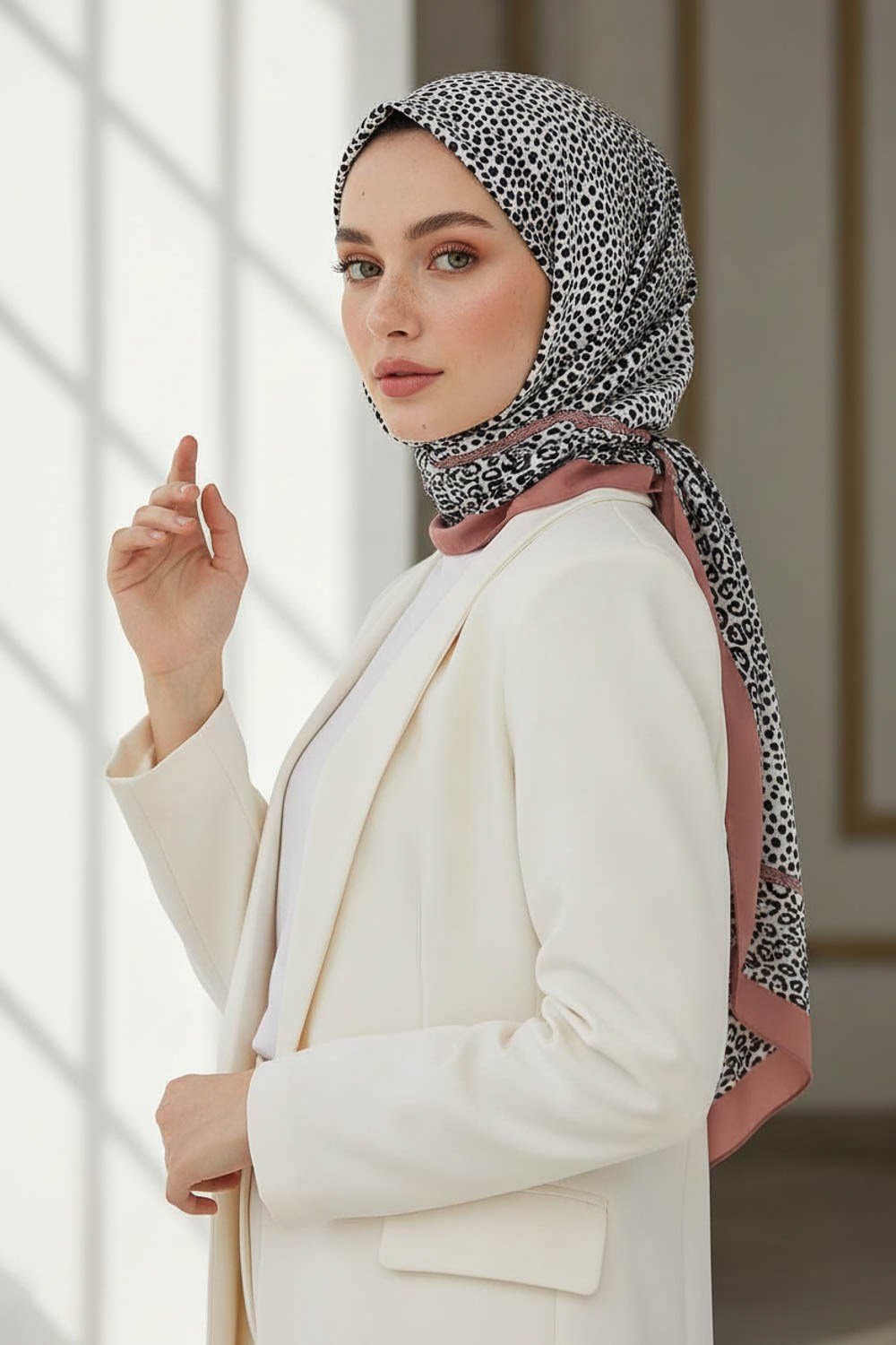 KREP LEOPAR DESENLİ TABA RENKLİ 75X195 KIRIŞMAZ ŞAL