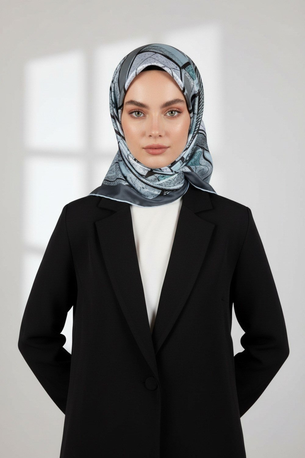 Kristal Geometrik Desenli Turkuaz Renkli 90x90 Eşarp (İpek İçermez) Kenar Dikiş Şekli El Dikişli