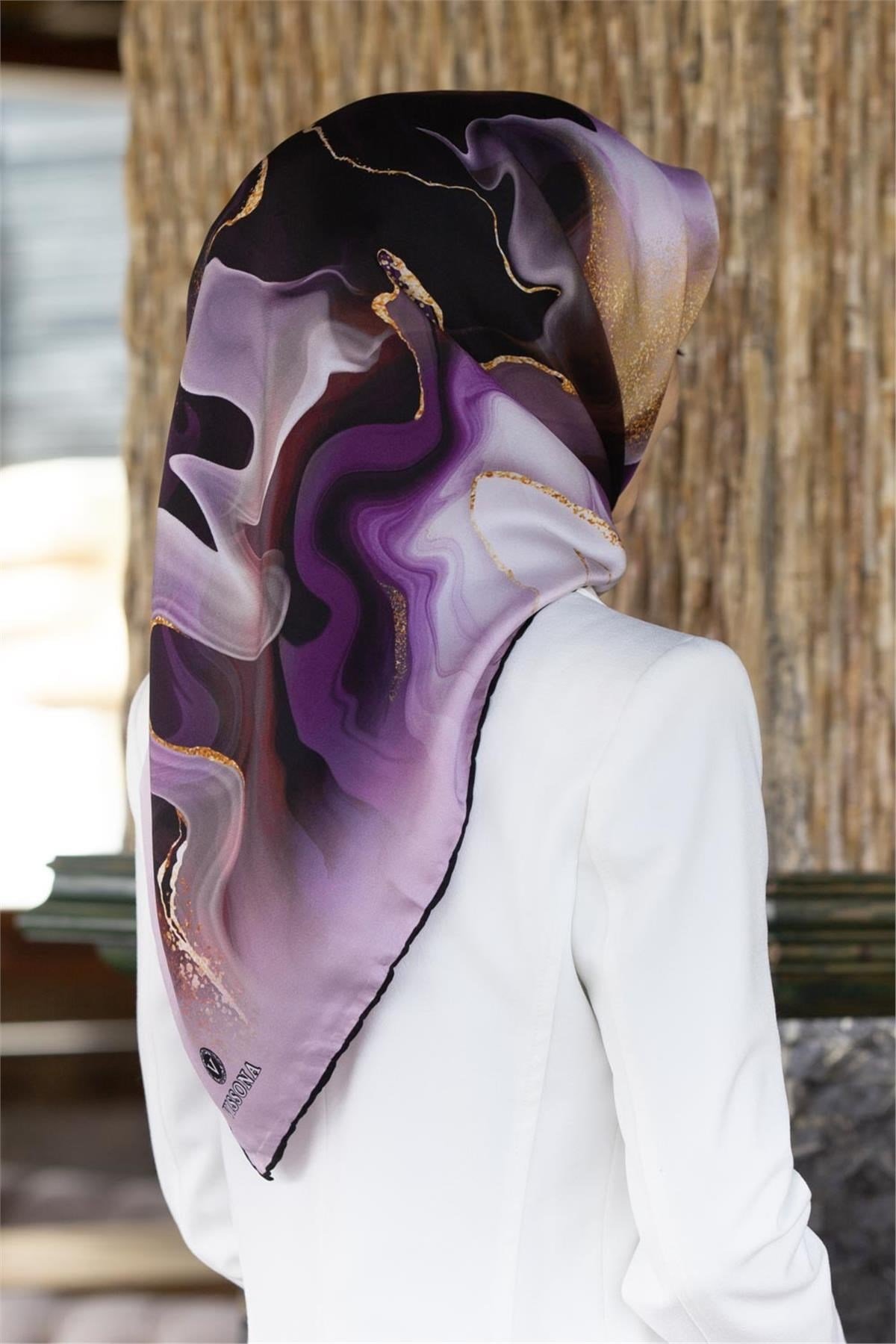 %100 Twill İpek Batik Desenli Mor - Fuşya Renkli 90x90 Eşarp Dikim Şekli : El Dikişi