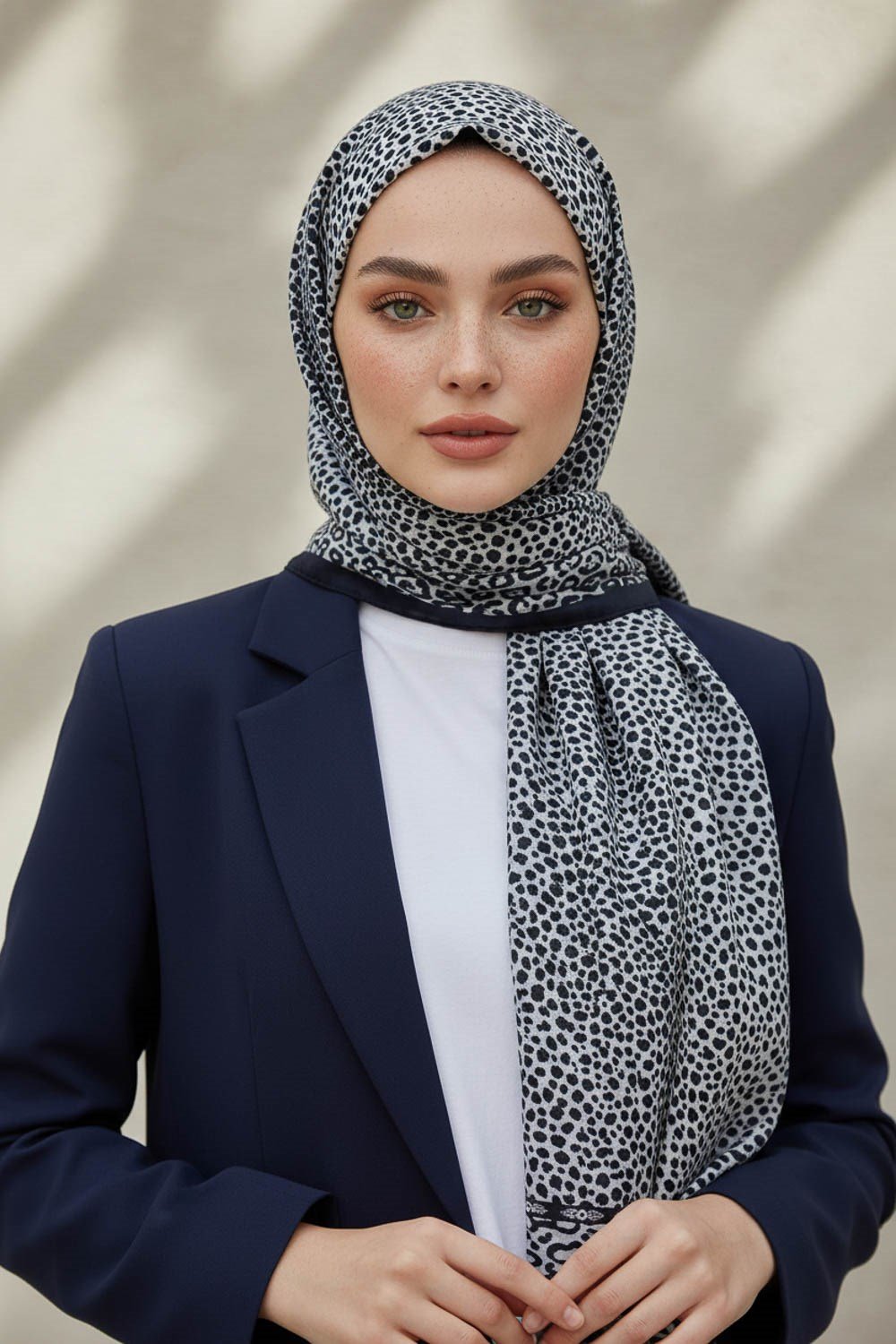 KREP LEOPAR DESENLİ GRİ RENKLİ 75X195 KIRIŞMAZ ŞAL