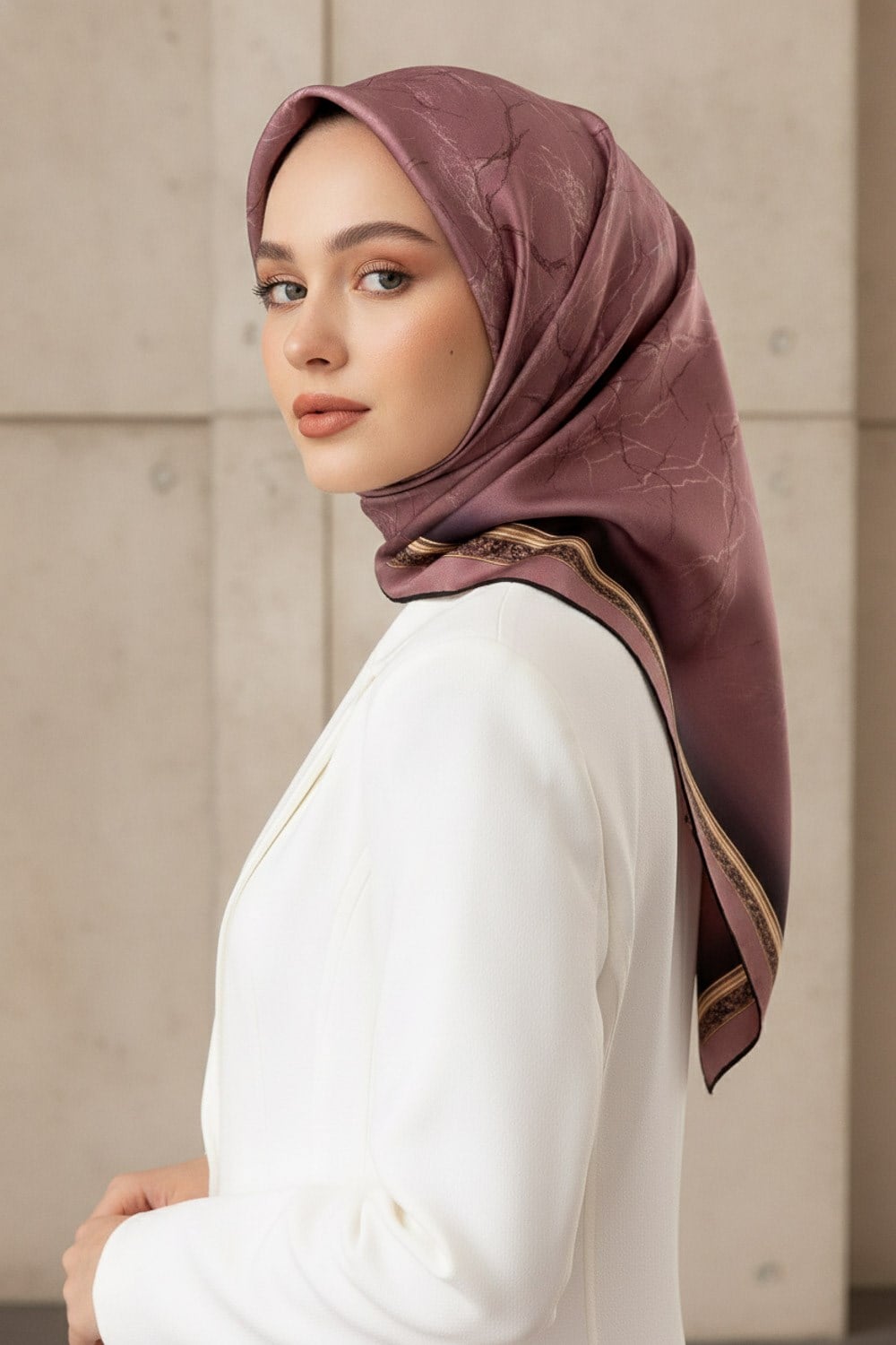 %100 Twill İpek Mermer Desenli Gül Kurusu Renkli 90x90 Eşarp Dikim Şekli : El Dikişi