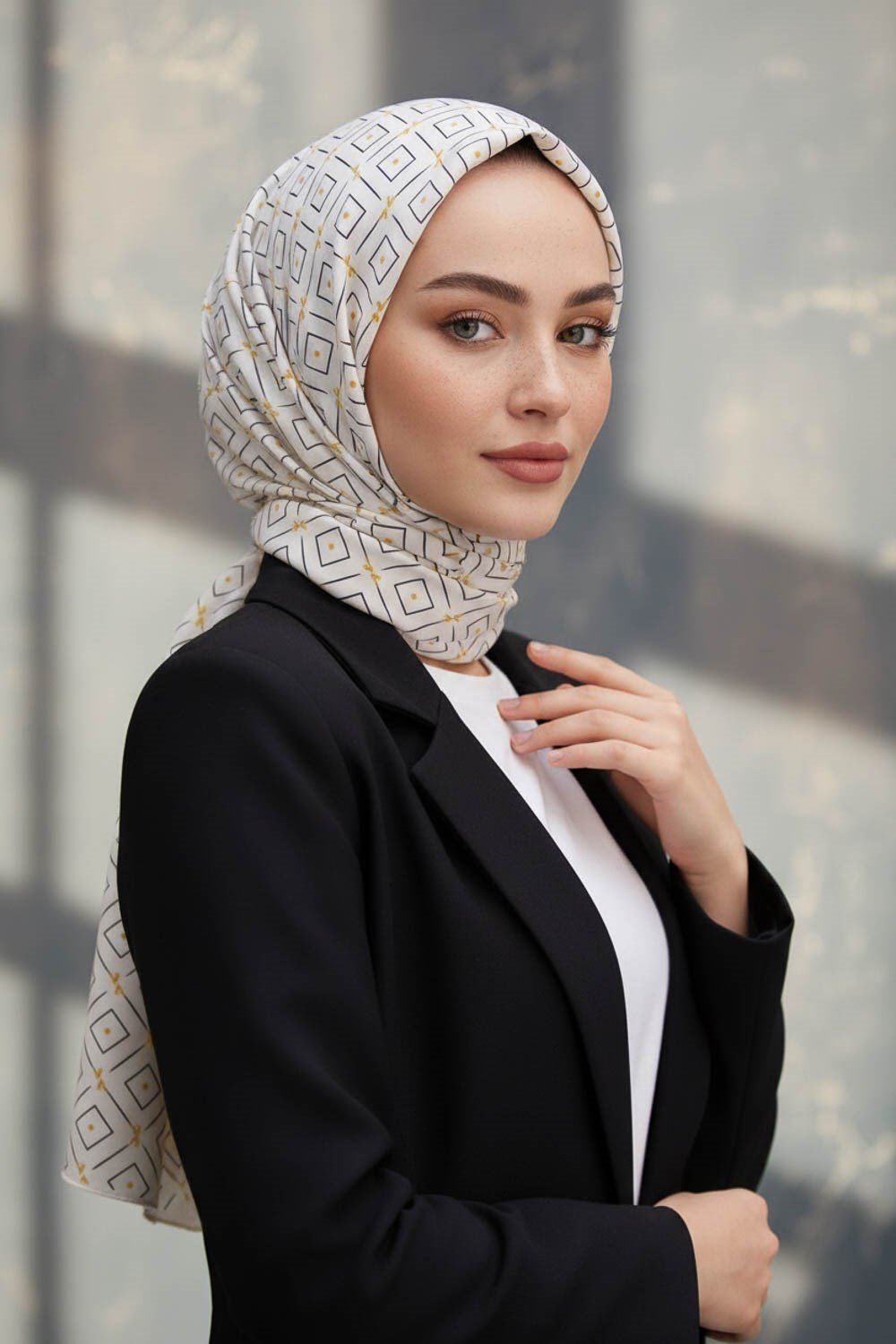 KREP GEOMETRİK DESENLİ KREM RENKLİ 75X195 KIRIŞMAZ ŞAL
