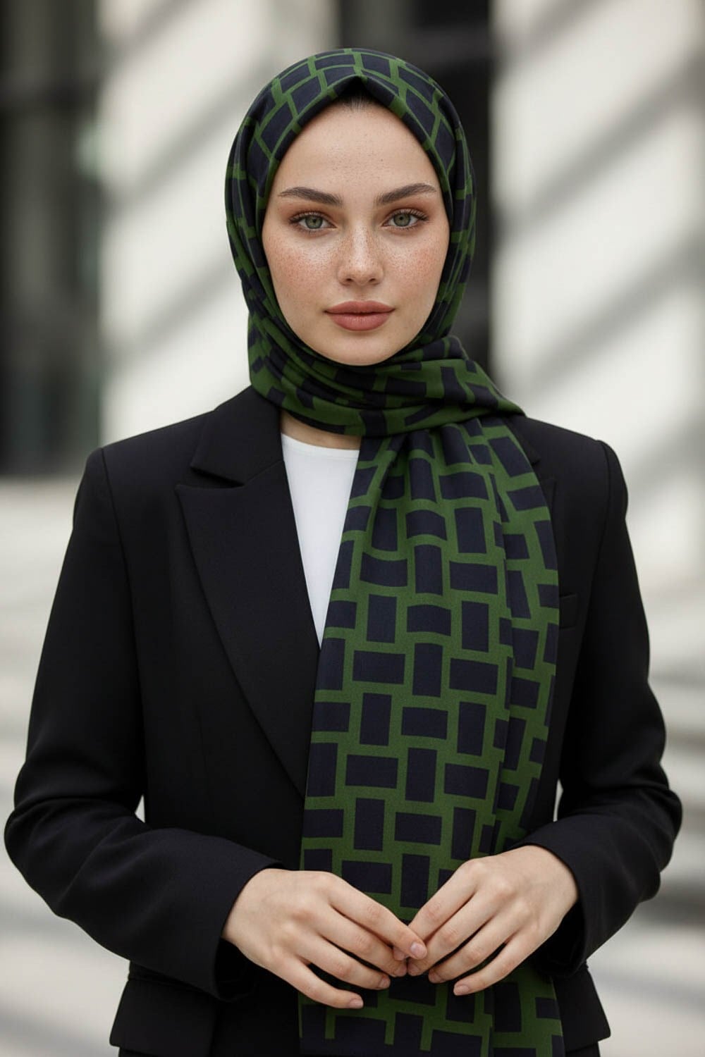 KREP KARELİ DESENLİ ZÜMRÜT YEŞİLİ RENKLİ 75X195 KIRIŞMAZ ŞAL