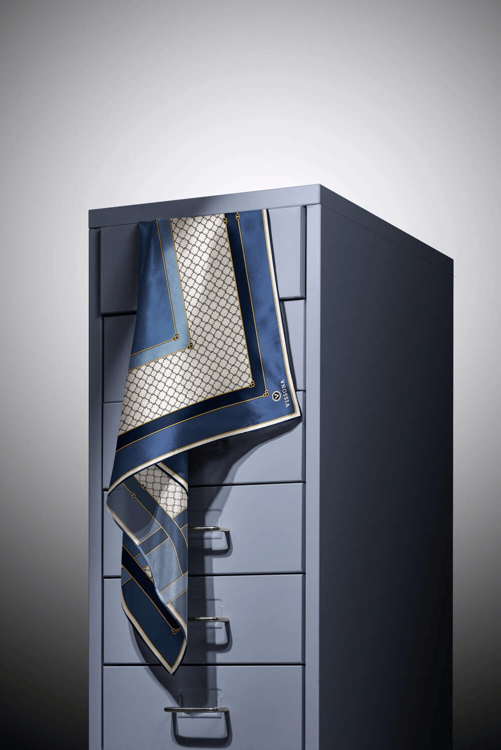 %100 Twill İpek Geometrik Desenli Lacivert - İndigo Renkli 90x90 Eşarp Dikim Şekli : El Dikişi