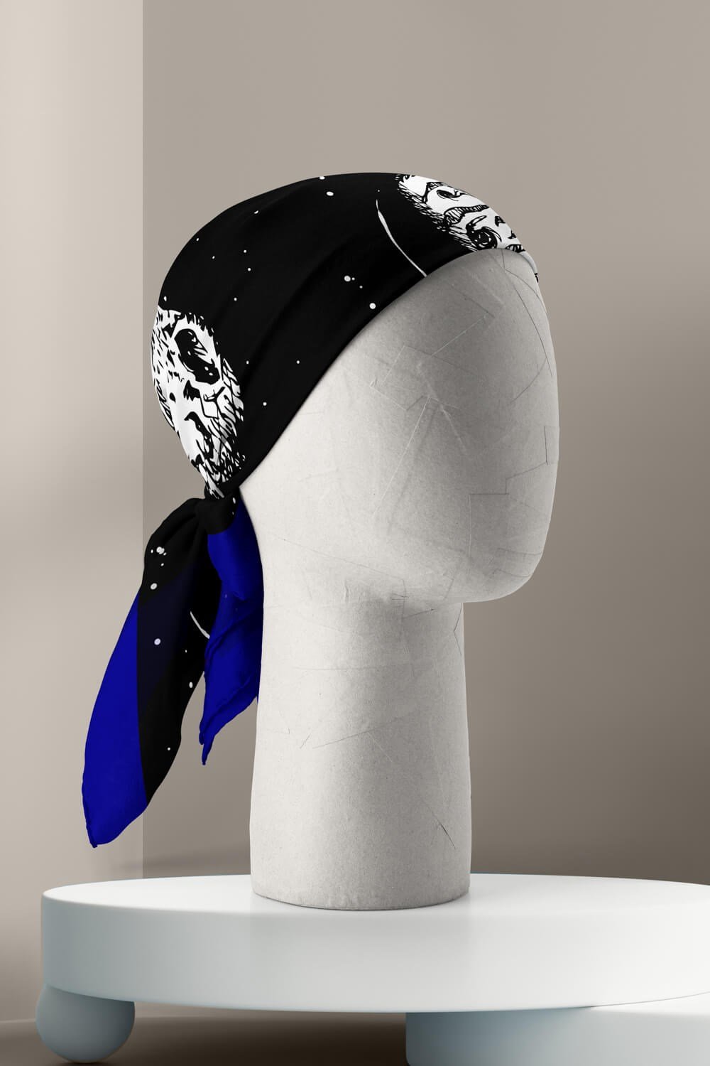 Violla Z96 Kadın Gezegen Desenli Bandana 50x50 Siyah Beyaz DG0320-22