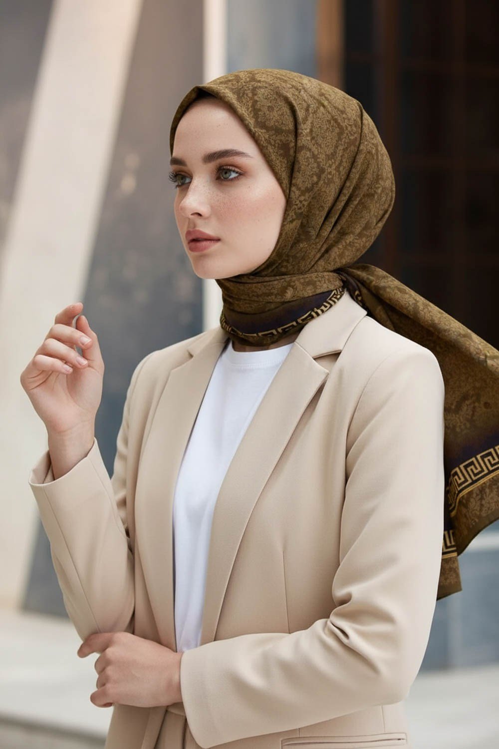 KREP GOLD DETAYLI BAROK DESENLİ KAHVERENGİ RENKLİ 75X195 KIRIŞMAZ ŞAL