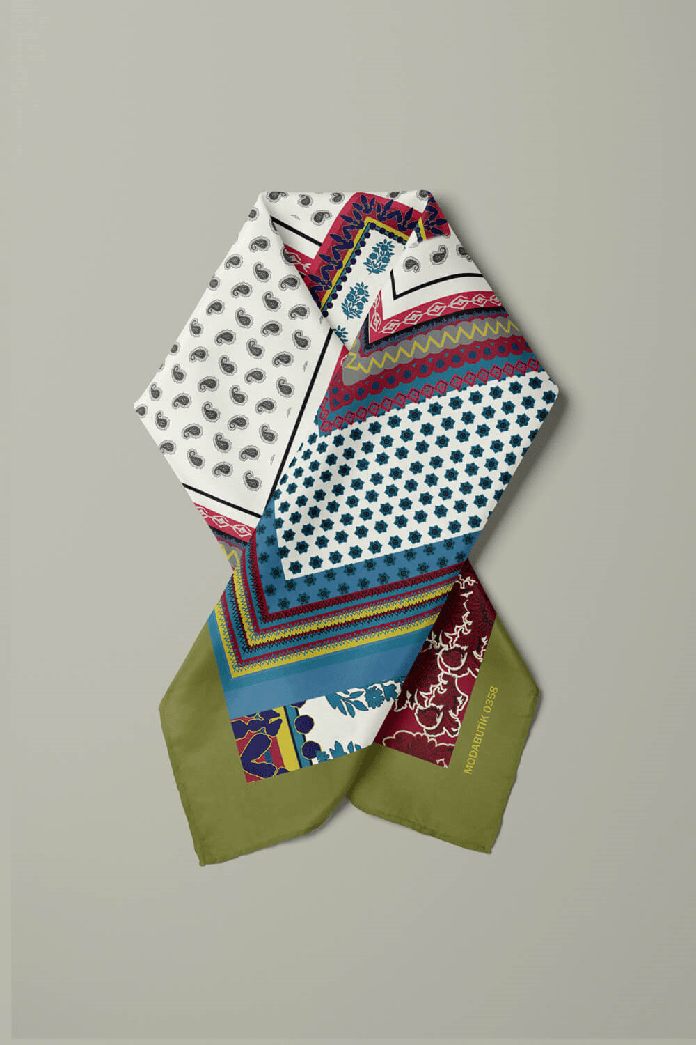 Kadın Patchwork Desenli Bandana 50x50 Kırmızı Mavi DG0358-22