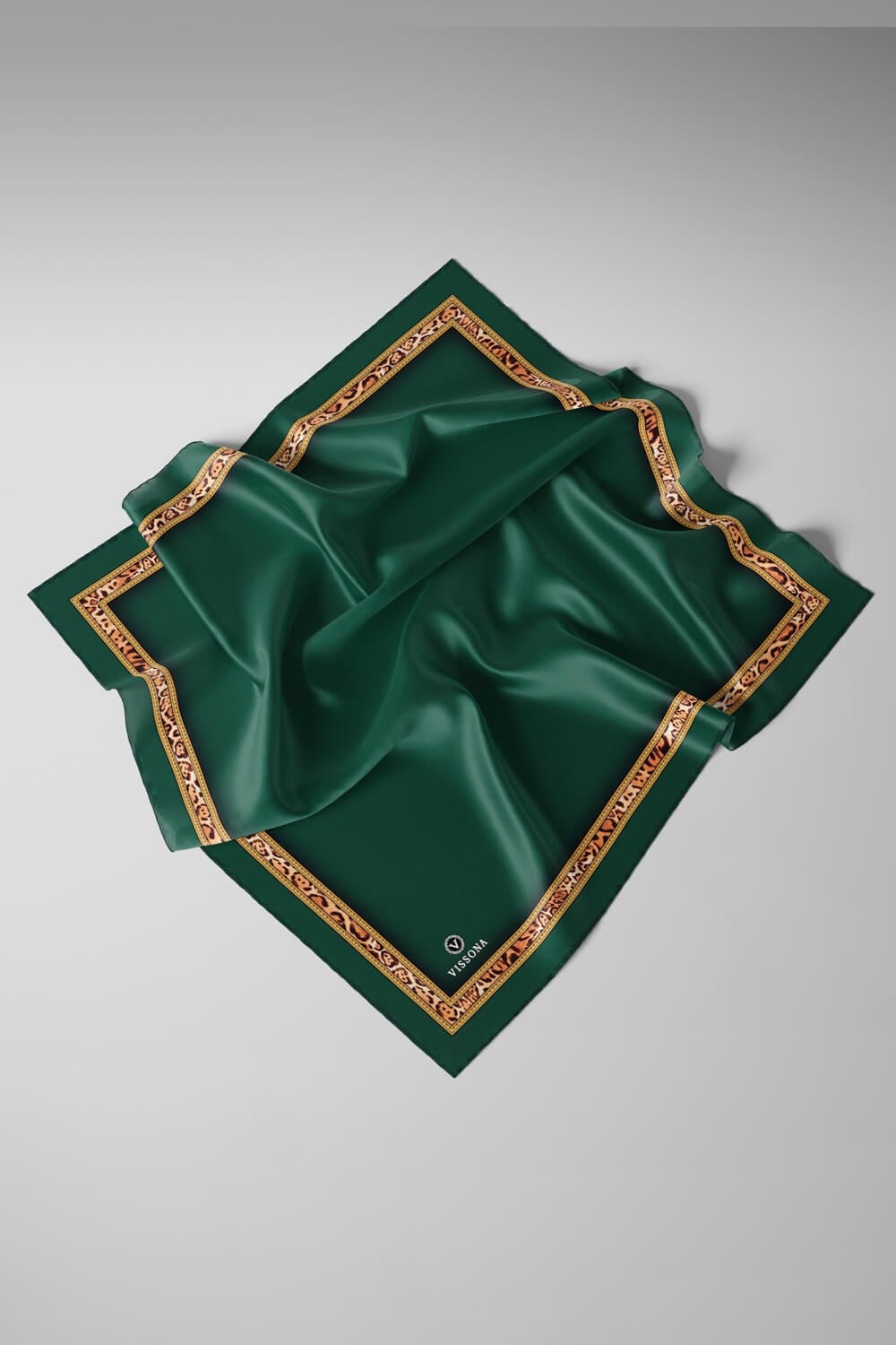 %100 Twill İpek Bordürü Leoparlı Düz Desenli Zümrüt Yeşili - Gold Renkli 90x90 Eşarp Dikim Şekli : El Dikişi