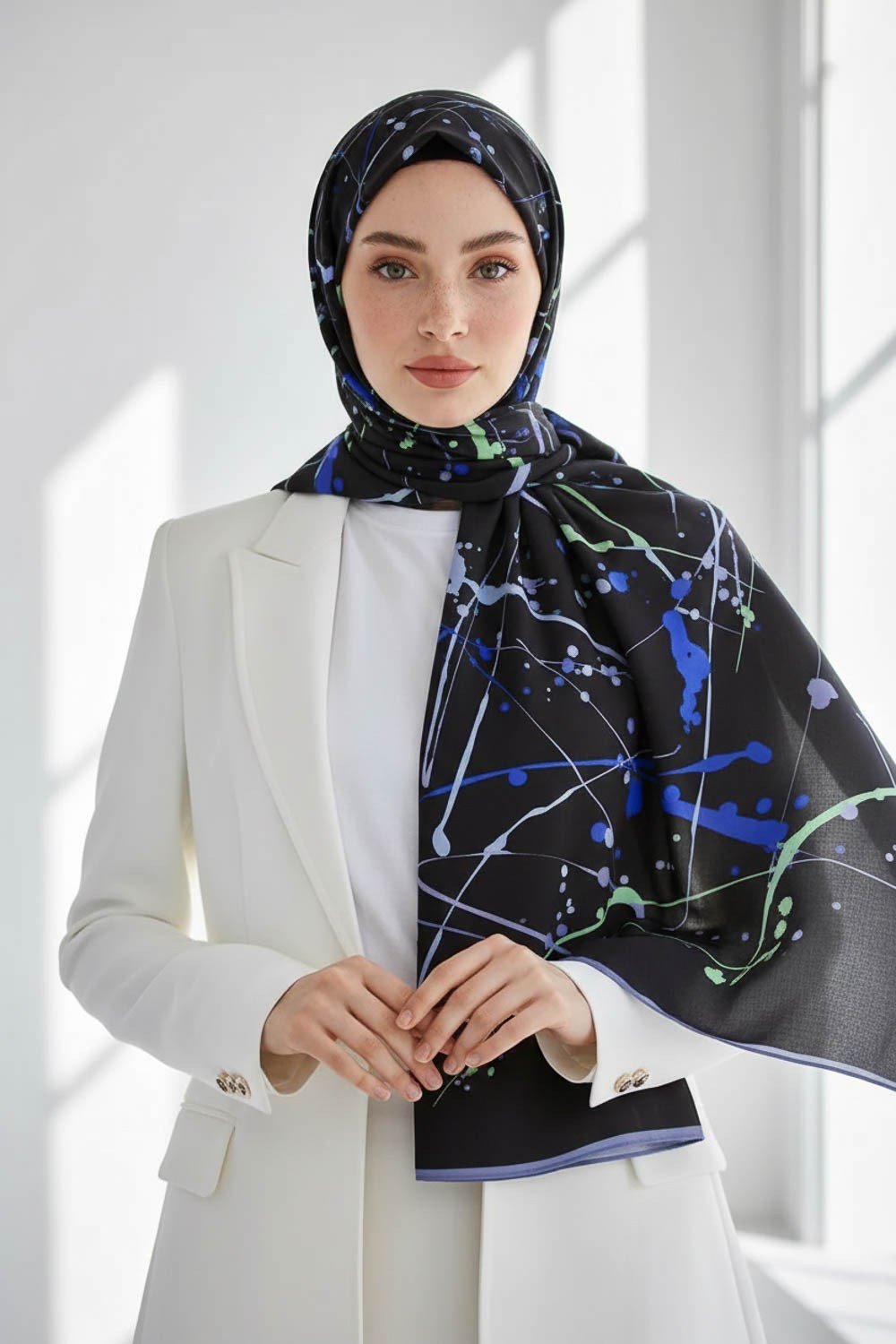 KREP BOYA DAMLASI DESENLİ SİYAH - İNDİGO RENKLİ 75X195 KIRIŞMAZ ŞAL