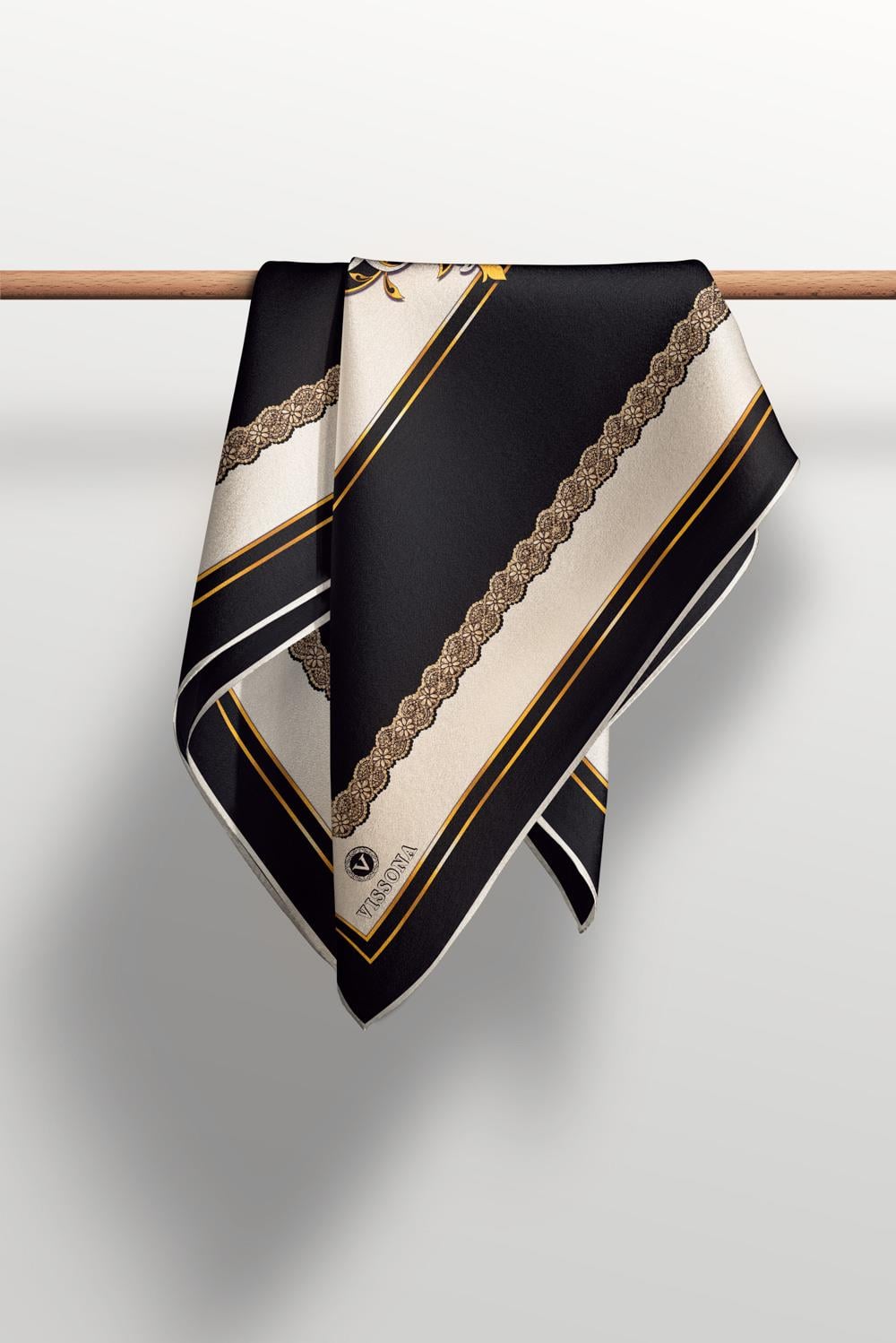 %100 Twill Barok Desenli Siyah - Krem Renkli 90x90 Eşarp Dikim Şekli: El Dikişi