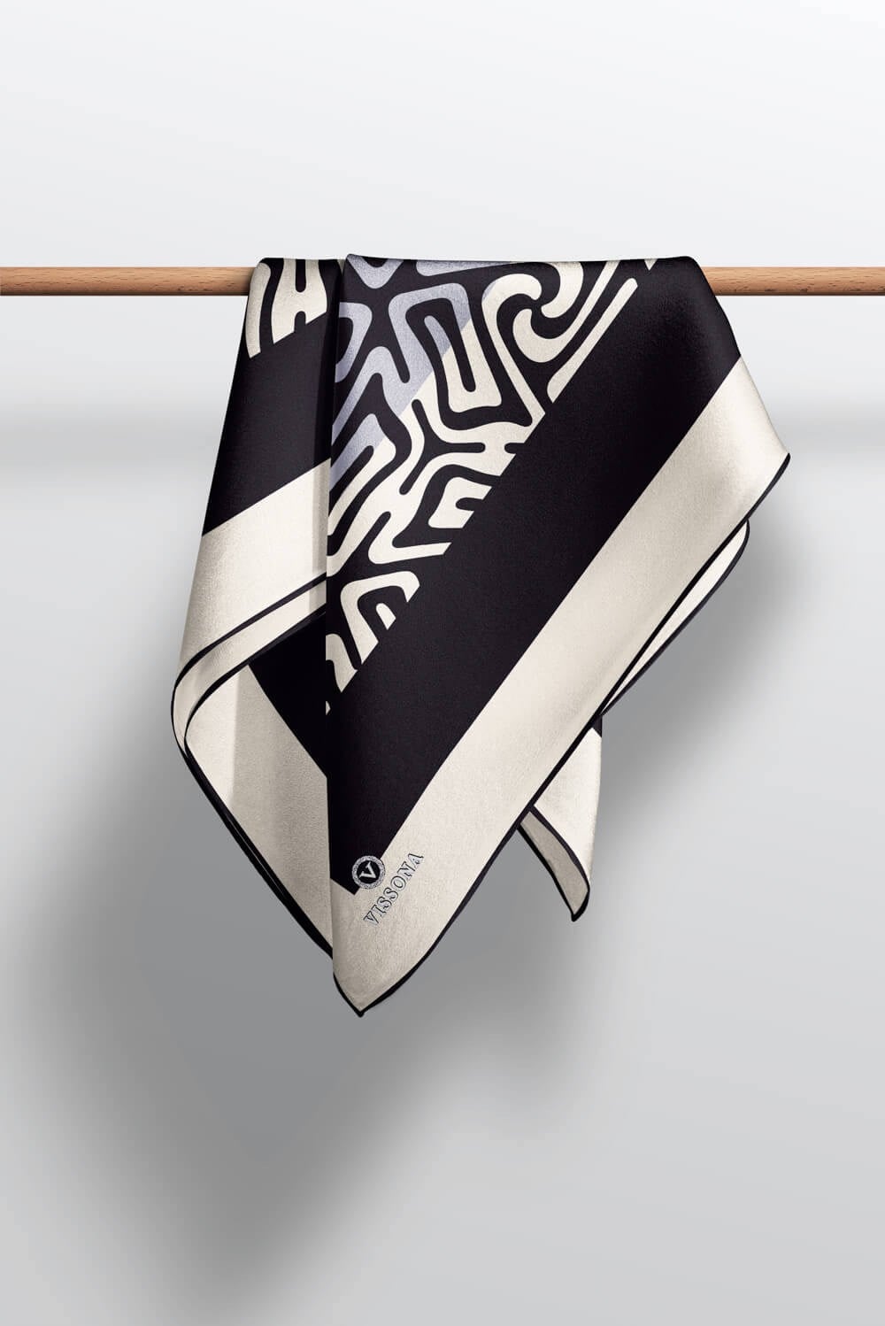 100% Twill İpek Bordürlü Dalga Desenli Siyah - Gri Renkli 90x90 Dikim Şekli : El Dikişi Eşarp