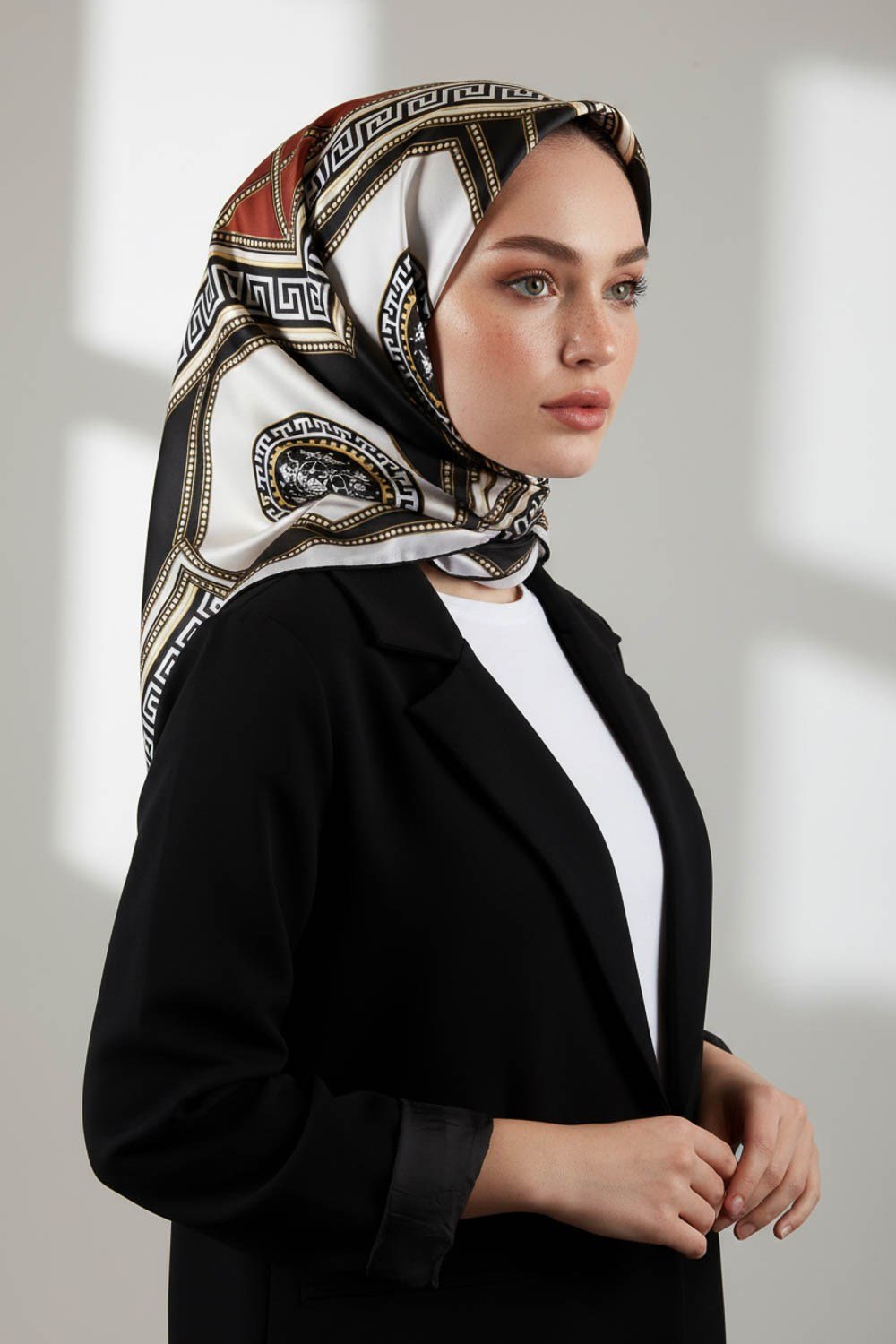Twill Barok Desenli Taba Renkli 90x90 Eşarp (İpek İçermez) Kenar Dikiş Şekli El Dikişli