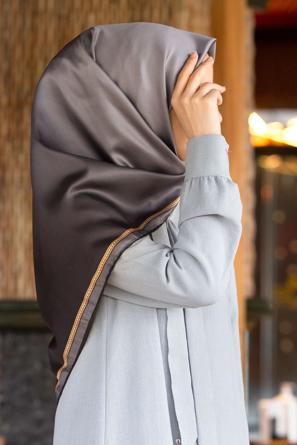 Twill Degrade Desenli Gri Renkli 90x90 Eşarp (İpek İçermez) Kenar Dikiş Şekli El Dikişli