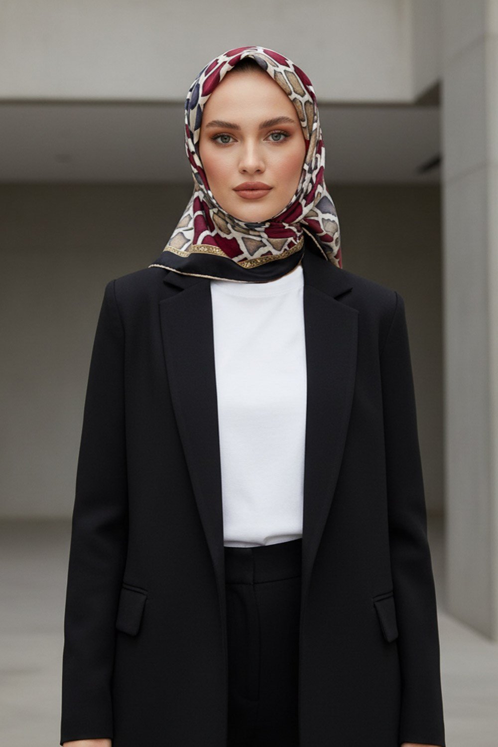 %100 Twill İpek Zürafa Desenli Bordo - Gri Renkli 90x90 Eşarp Dikim Şekli : El Dikişi