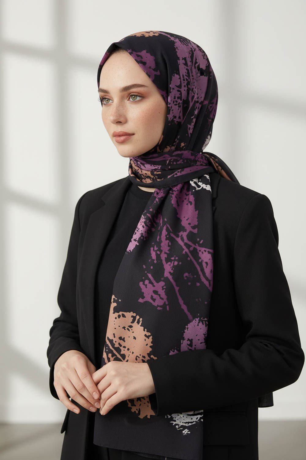 KREP SONBAHAR YAPRAKLARI DESENLİ MÜRDÜM RENKLİ 75X195 KIRIŞMAZ ŞAL